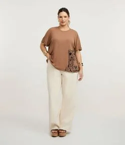 Calça Reta em Sarja com Barra Desfiada Curve & Plus Size
