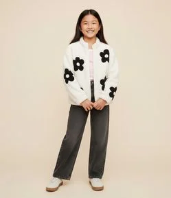 Jaqueta Infantil em Sherpa com Flores Bordadas – Tam 5 a 14 Anos