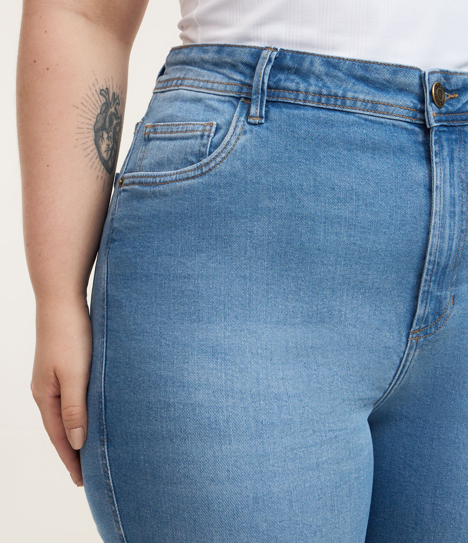 Calça Jeans Flare com Elastano Curve & Plus Size Azul 3