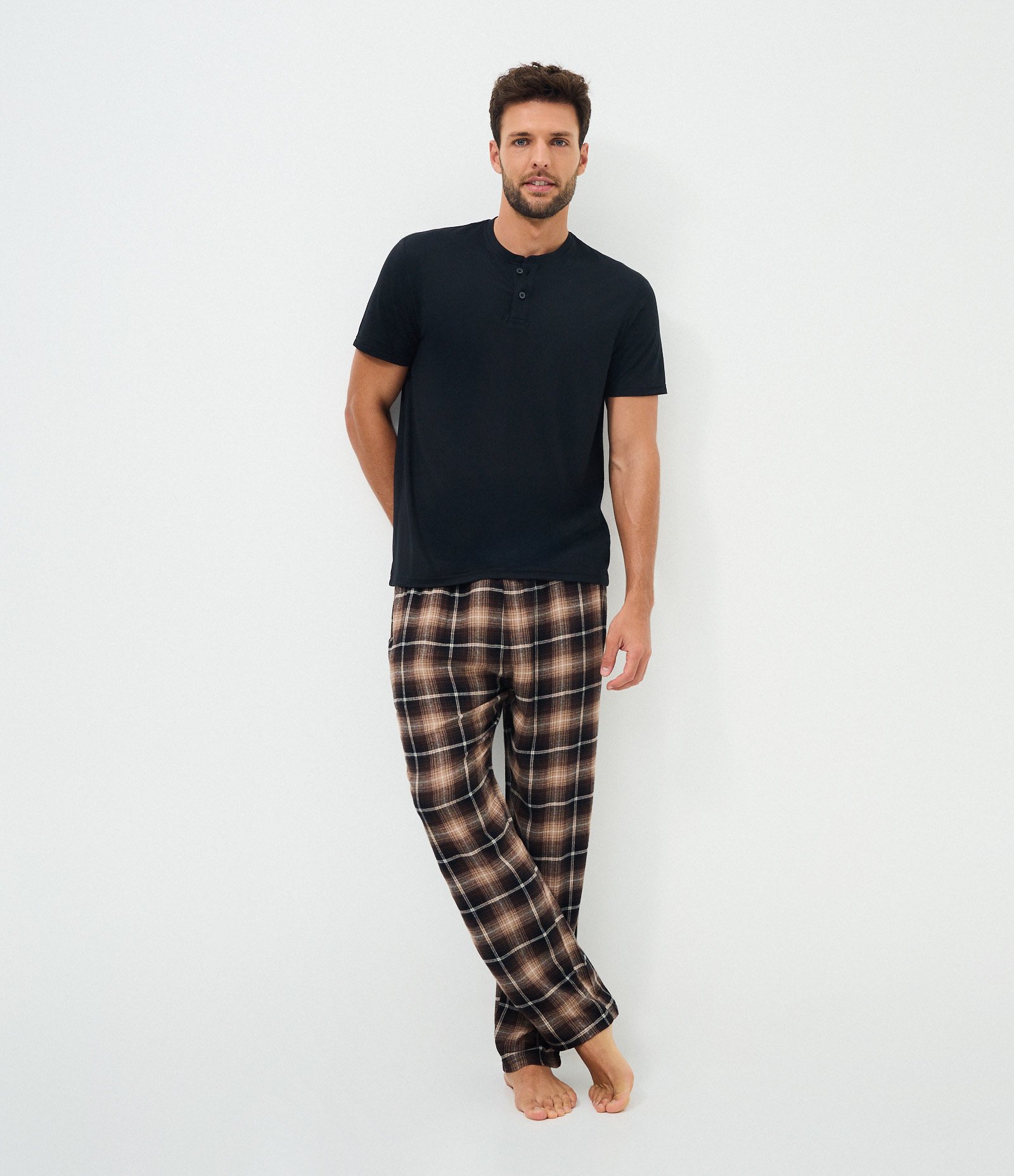 Pijama Longo Henley Manga Curta com Calça Xadrez Marrom 4