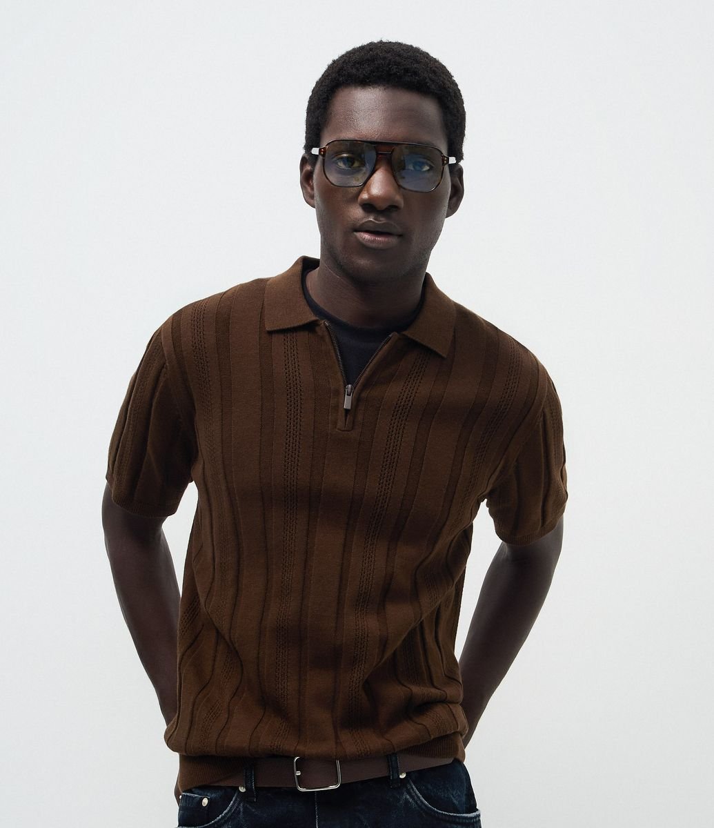 Camisa Polo Texturizada em Algodão com Zíper Marrom