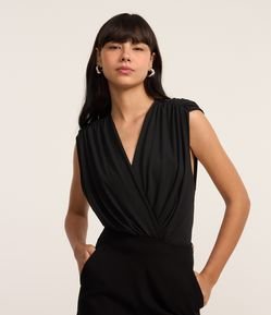 Body com Decote V Transpassado e Ombreiras