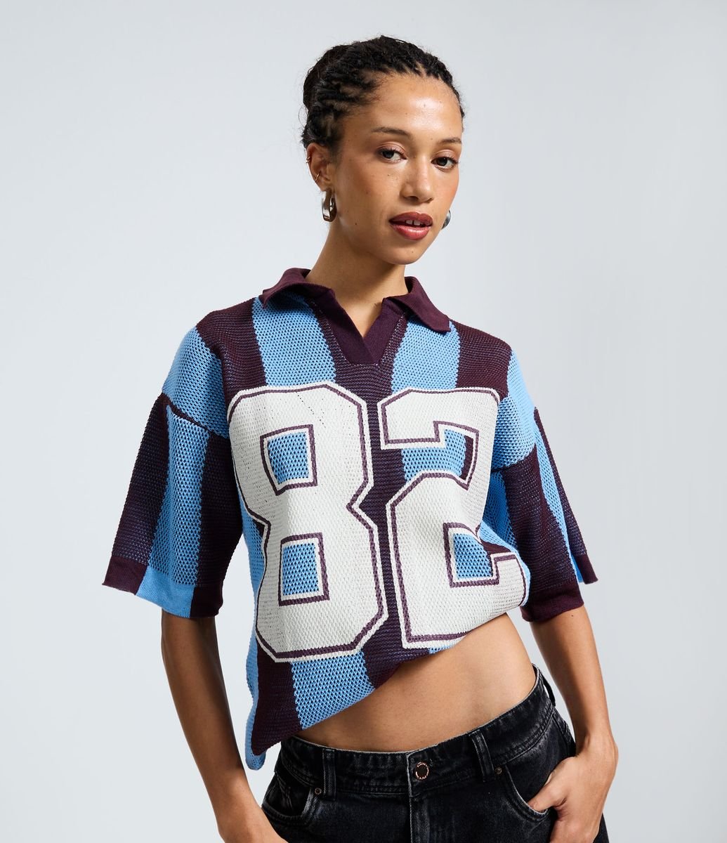 Camiseta Polo em Tricô Sportcore com Lettering 82 Azul