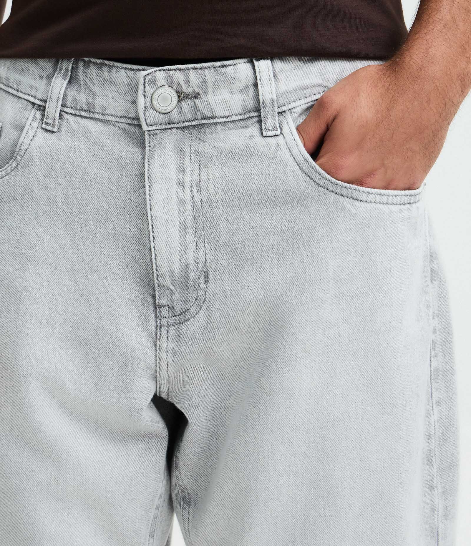 Bermuda Slim em Jeans com Bolsos Cinza 3
