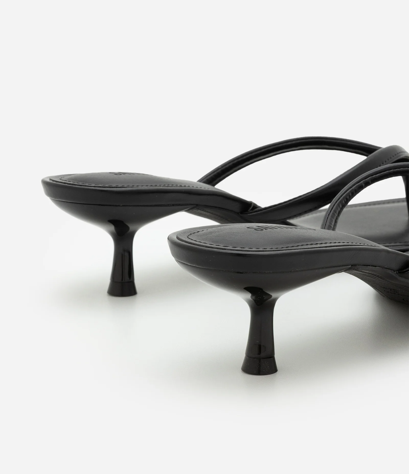 Sandália Mule em PU Kitten Heel Preto 3