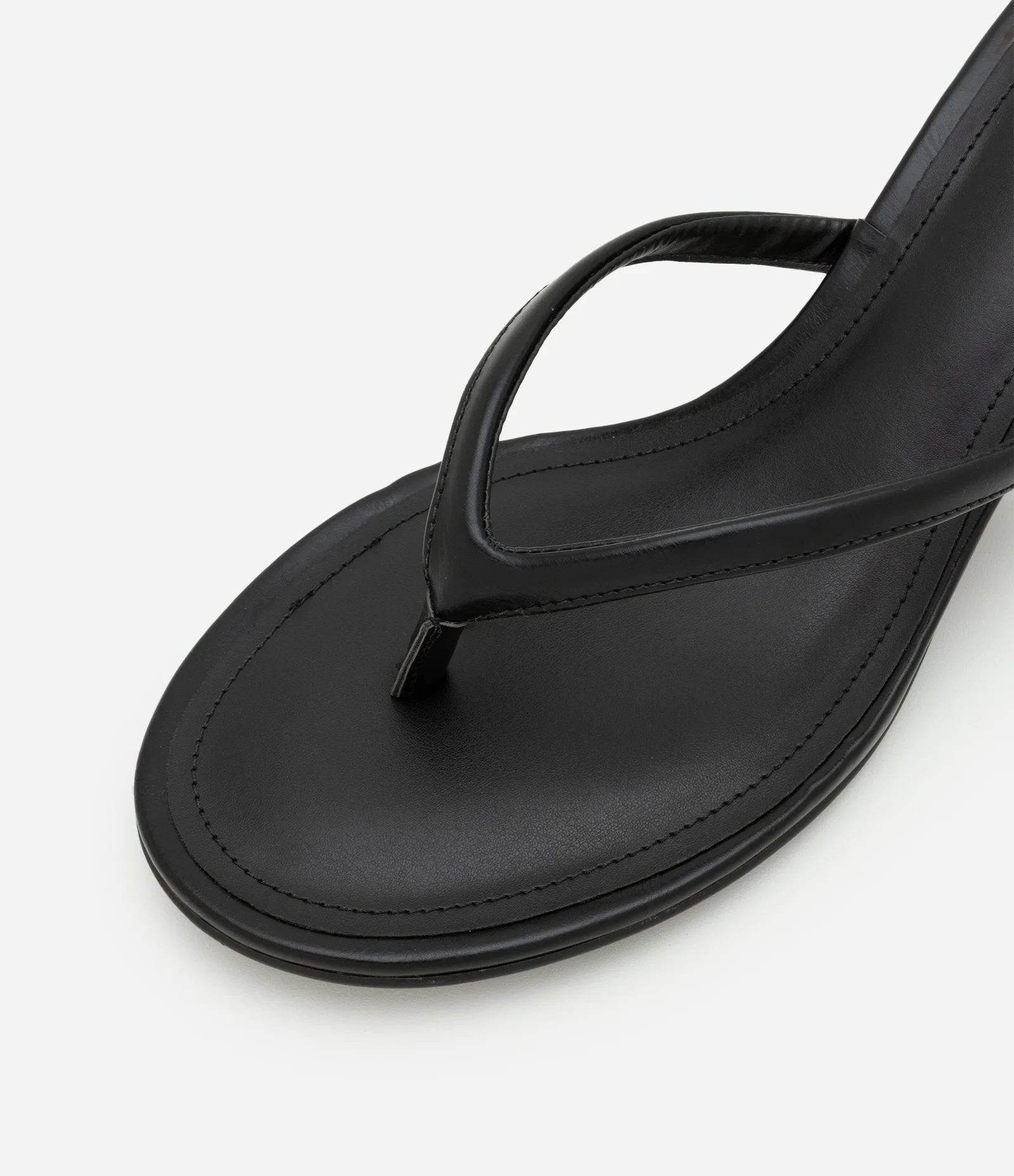 Sandália Mule em PU Kitten Heel Preto 4