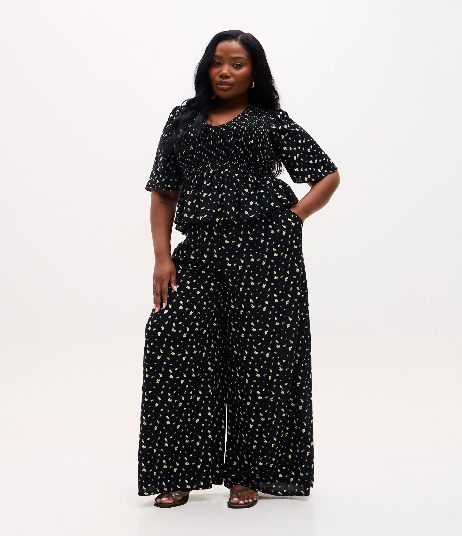 Blusa em Viscose com Lastex e Estampa de Mini Limões Curve & Plus Size Preto 3