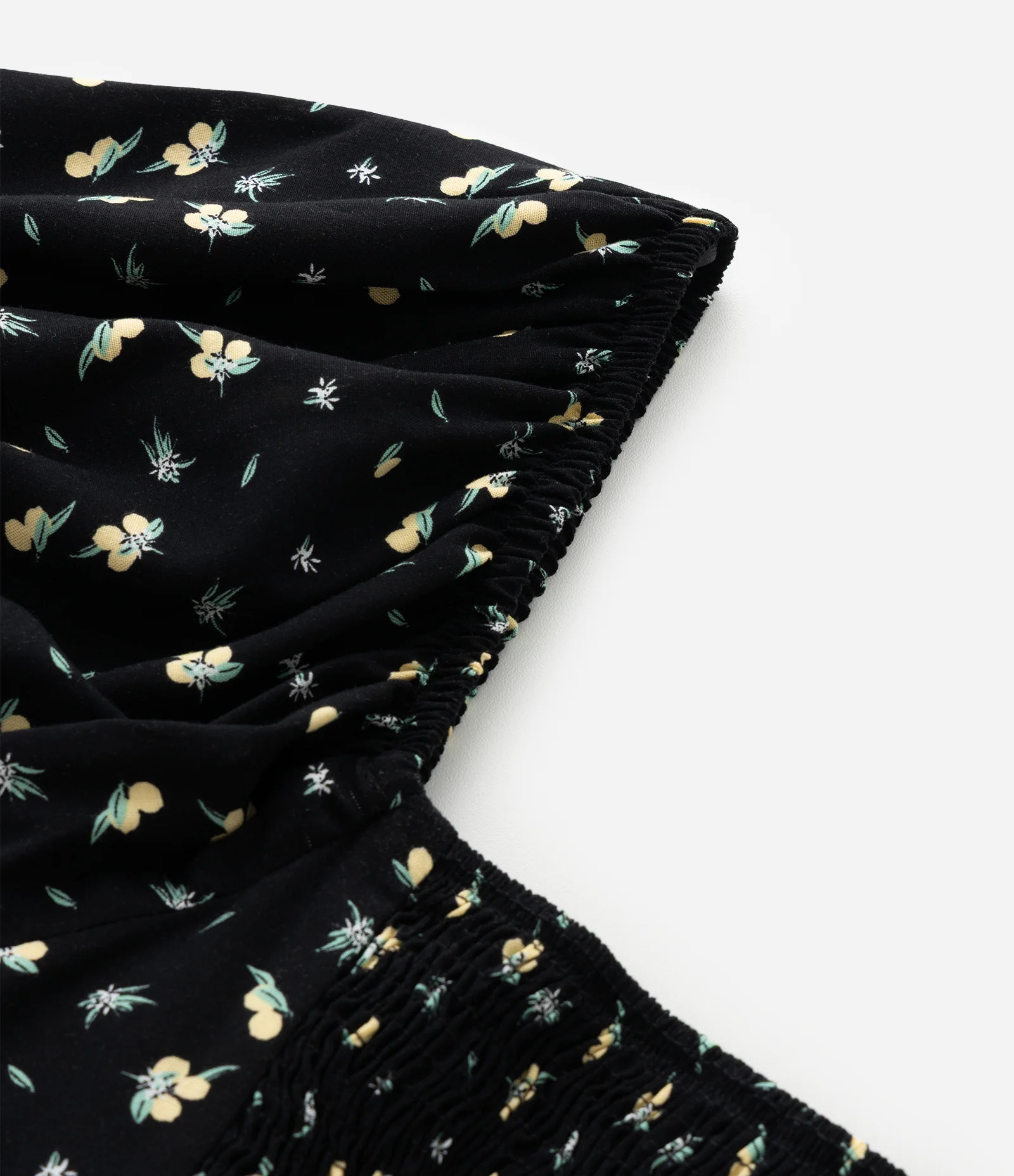 Vestido Curto em Viscose com Estampa de Limões Curve & Plus Size Preto 5