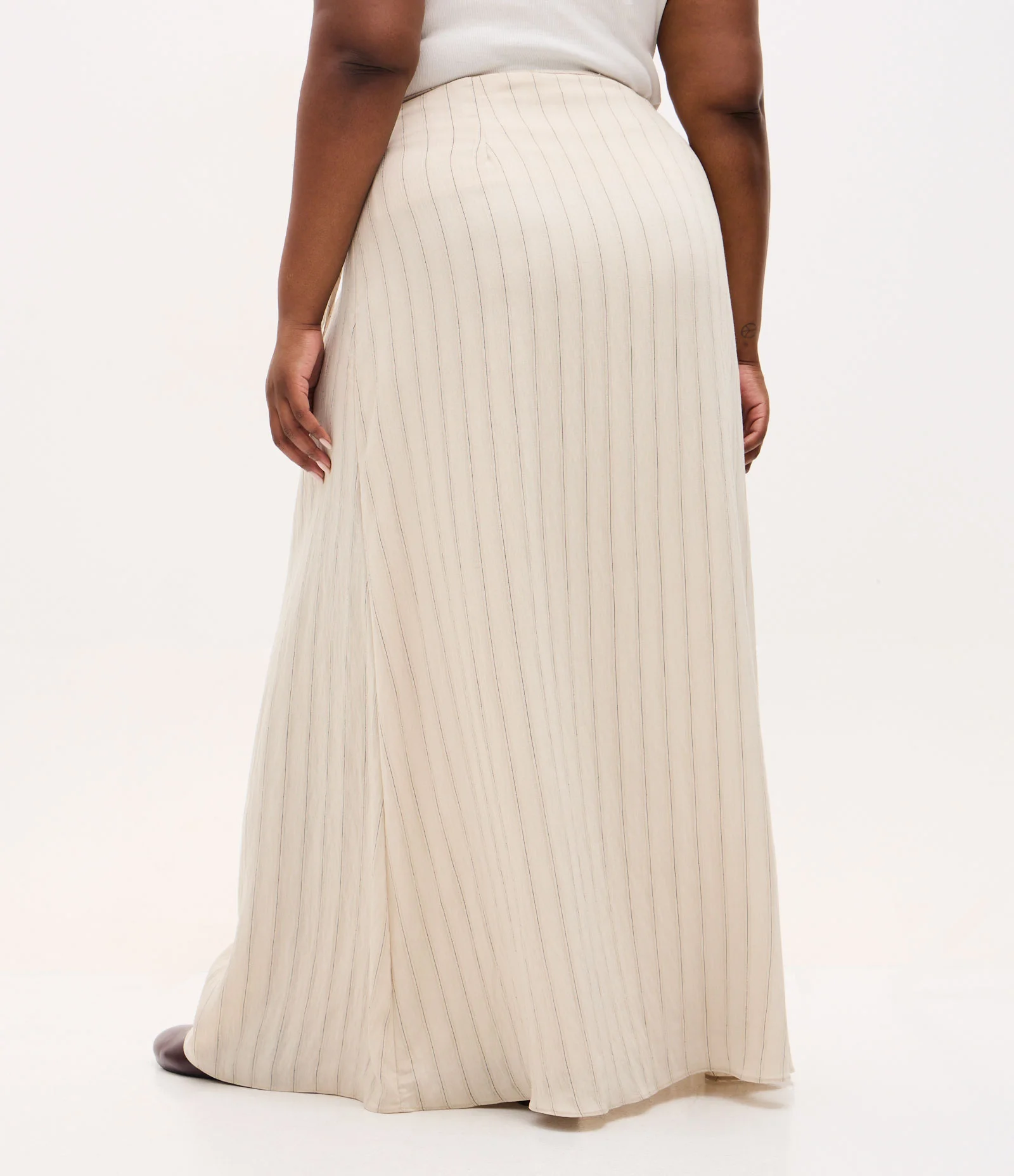 Saia Longa em Viscose com Listras e Amarração Curve & Plus Bege 4