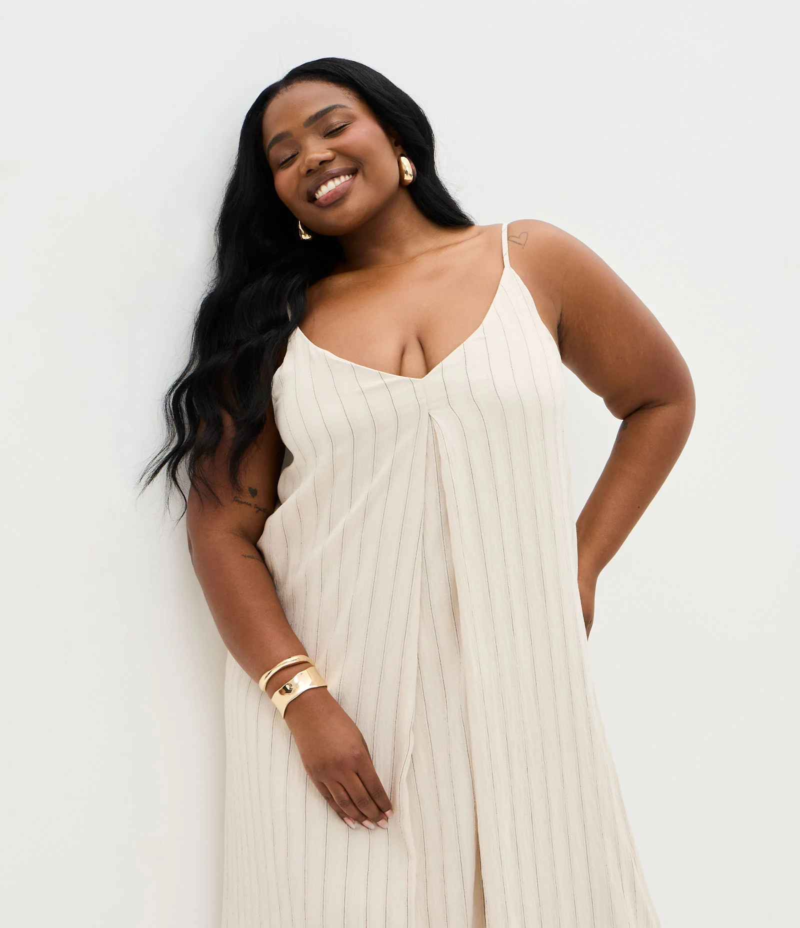 Vestido em Viscose com Prega Frontal e Forro Curve & Plus Size Bege 2