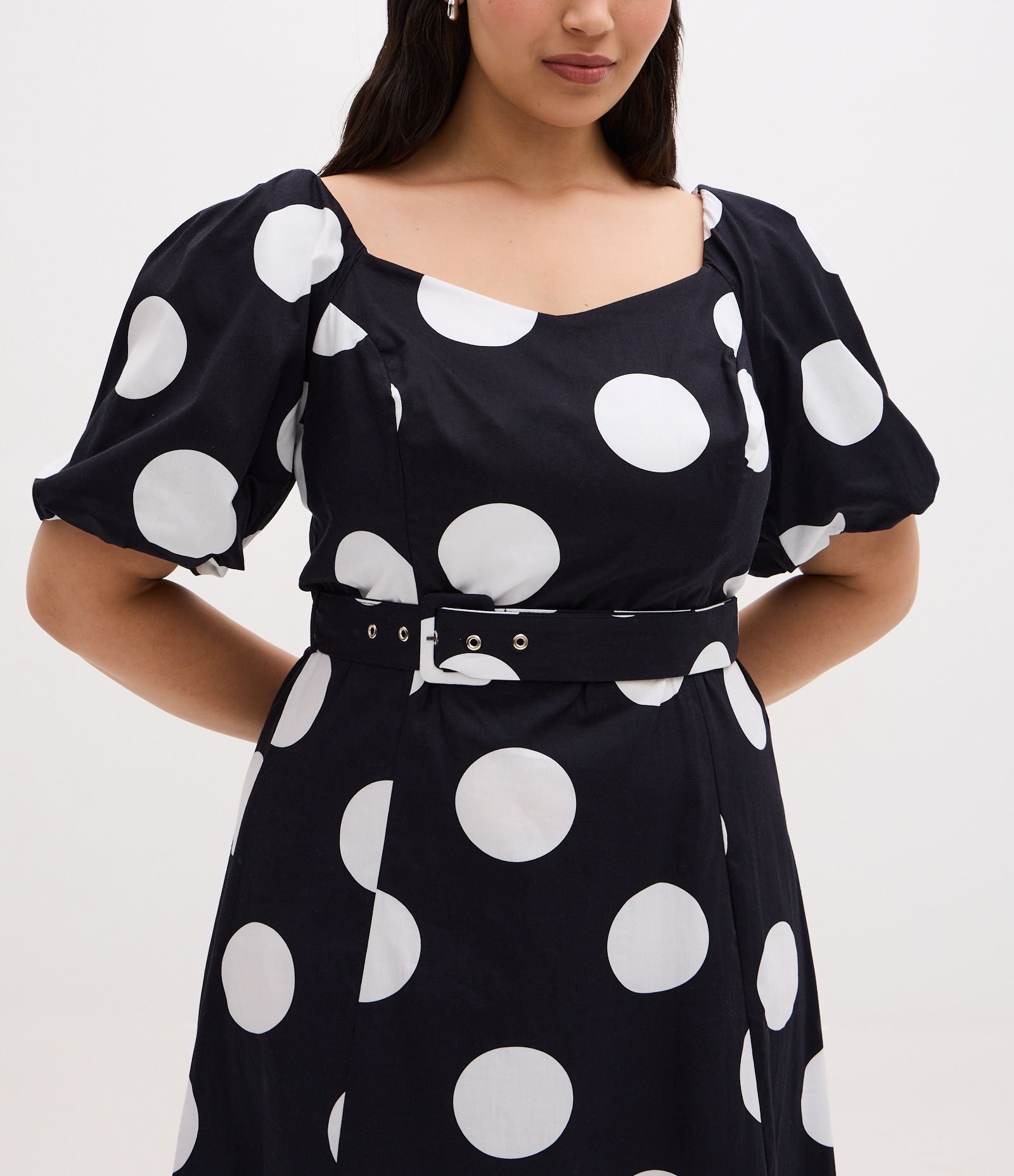 Vestido Midi Com Estampa Poá e Cinto com FIvela Curve & Plus Size Preto/Branco 3