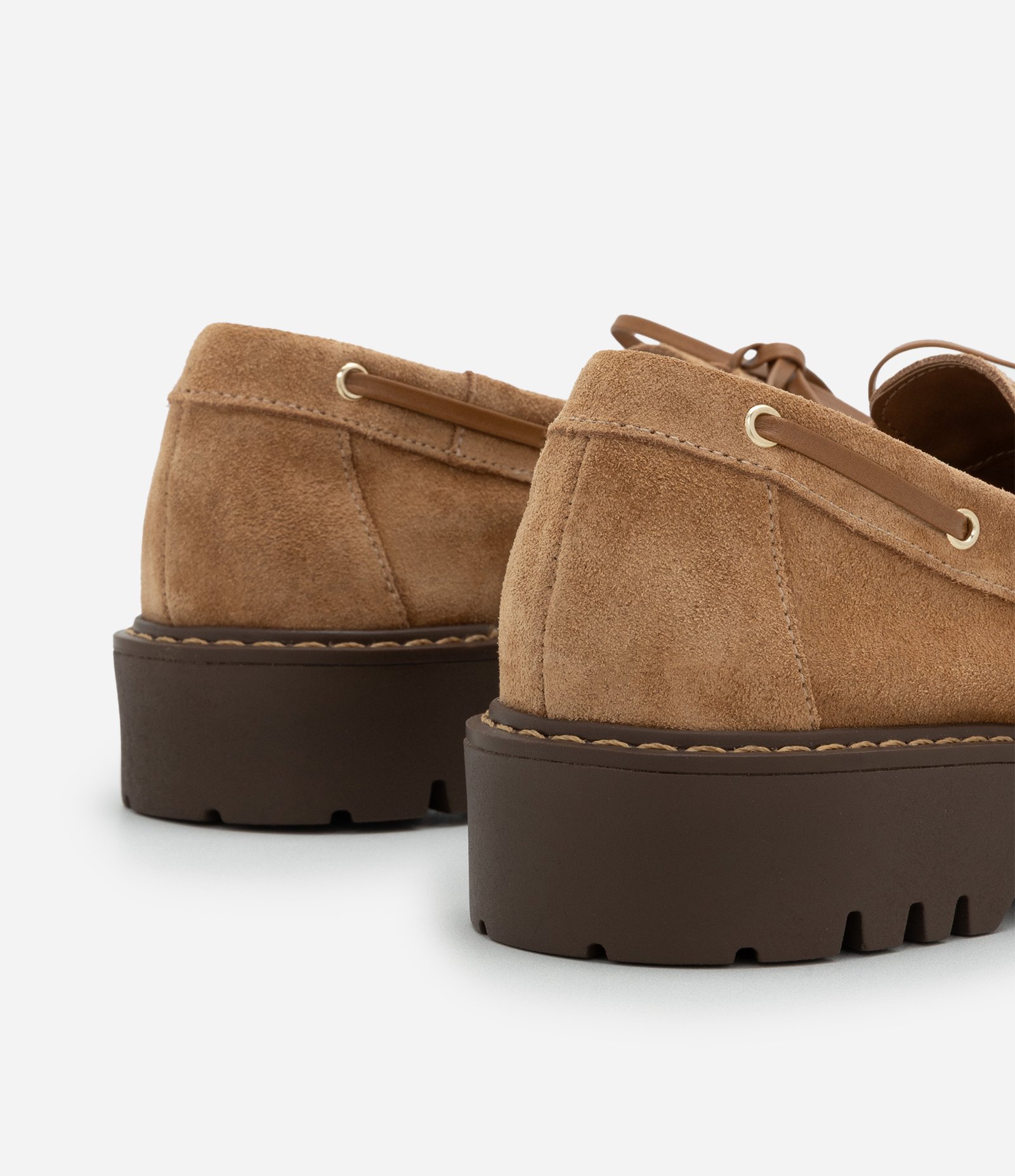 Mocassim em Couro Camurça com Solado Tratorado Marrom 6