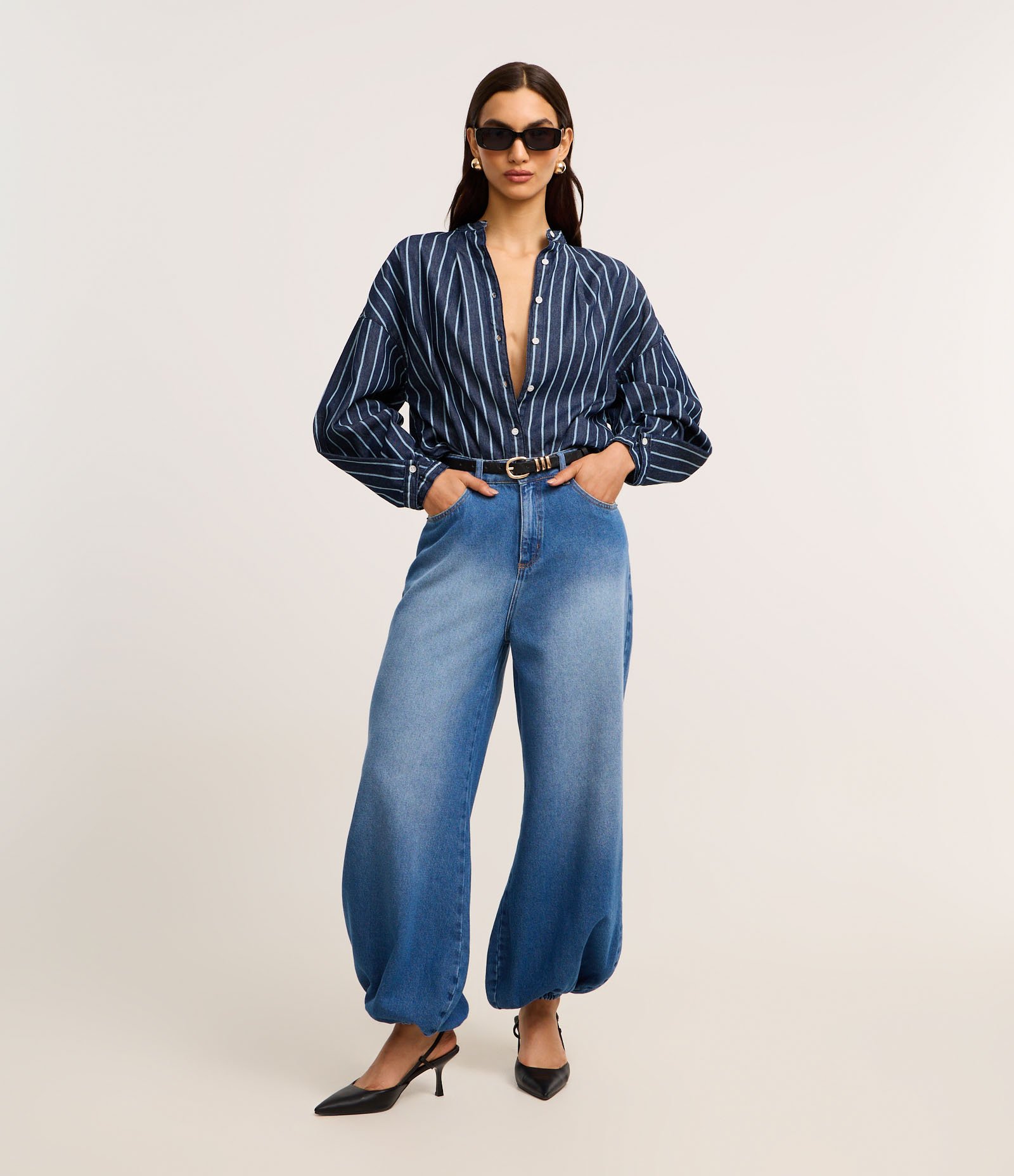 Calça Aladim em Jeans com Lavagem Destroyed Azul 1