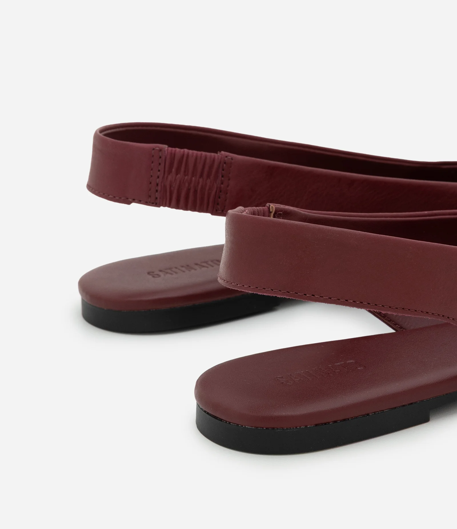 Sapatilha Slingback de Bico Fino em Couro Vinho 5