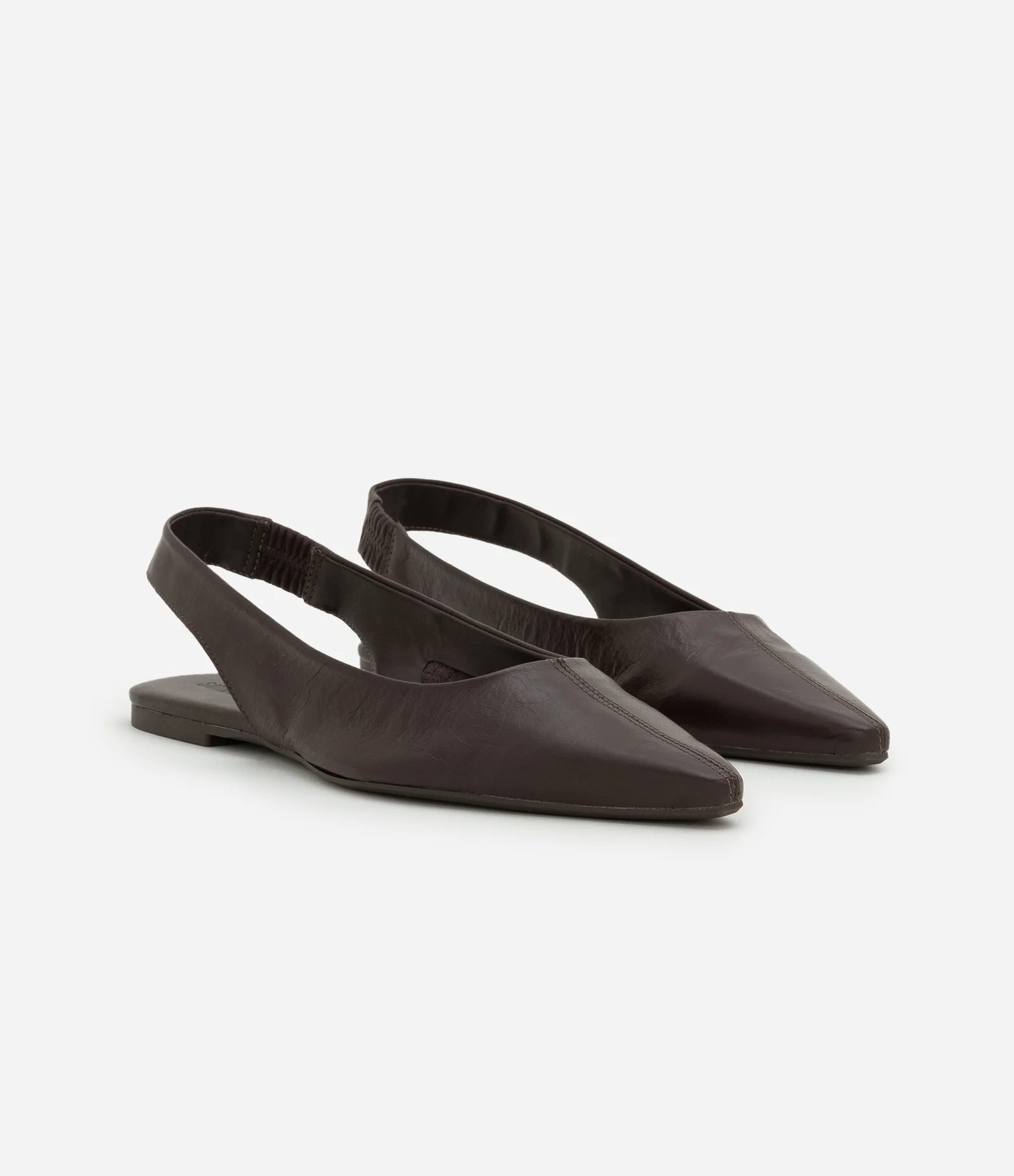 Sapatilha Slingback de Bico Fino em Couro Marrom 2