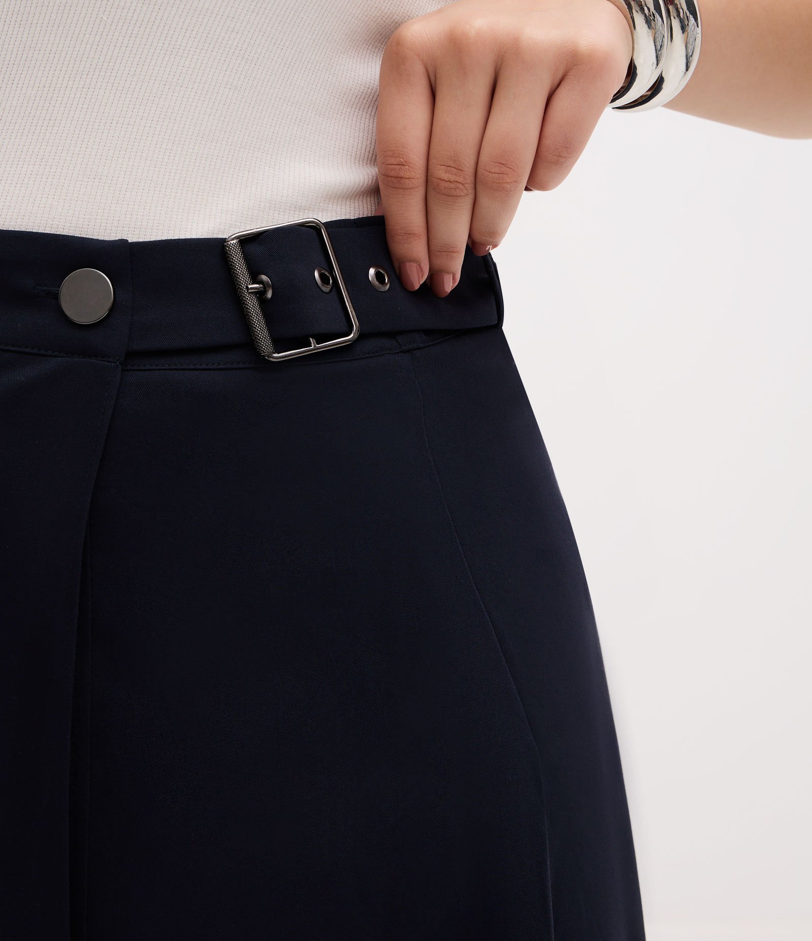 Saia Midi Alfaiatada com Fivela Lateral Curve & Plus Size Azul 3