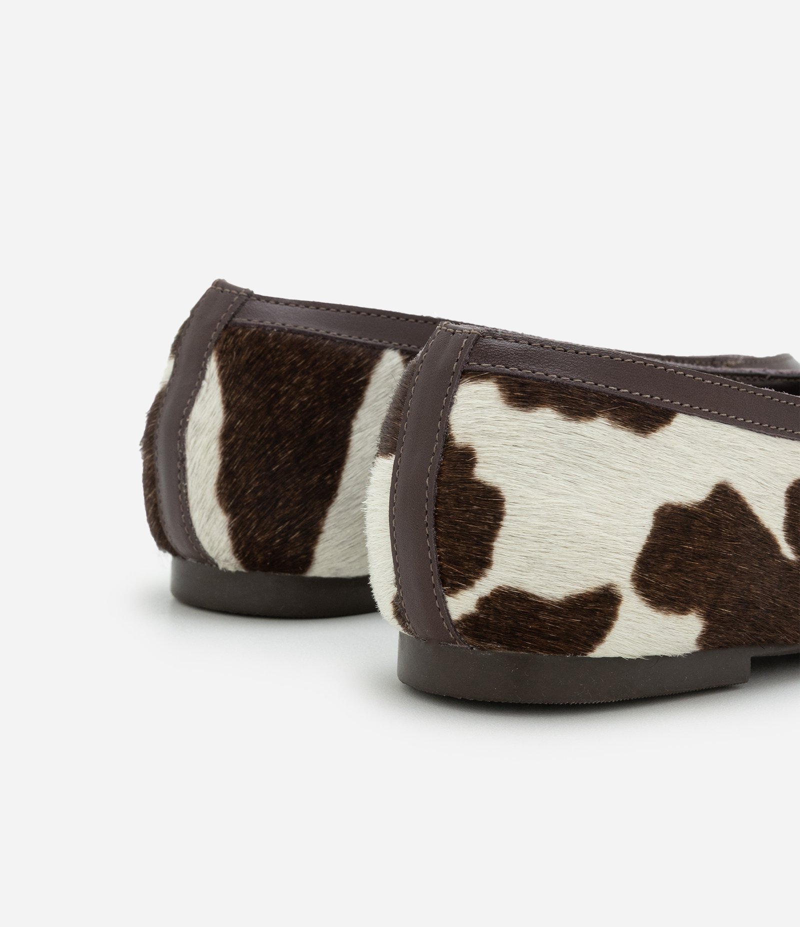 Sapatilha em Couro com Estampa Animal Print Vaca 3