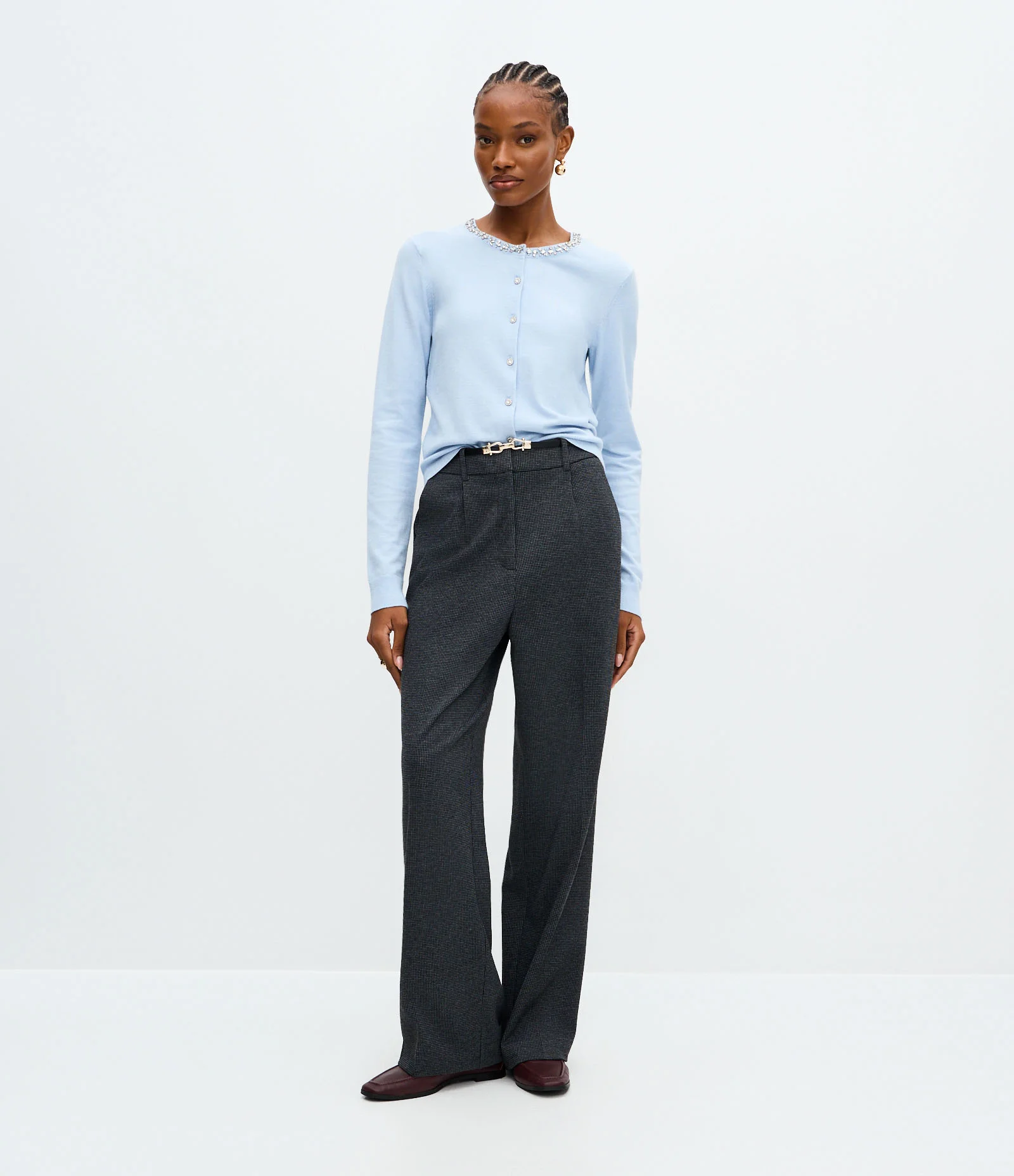 Cardigan Curto em Tricô com Aplicação no Decote Azul 2
