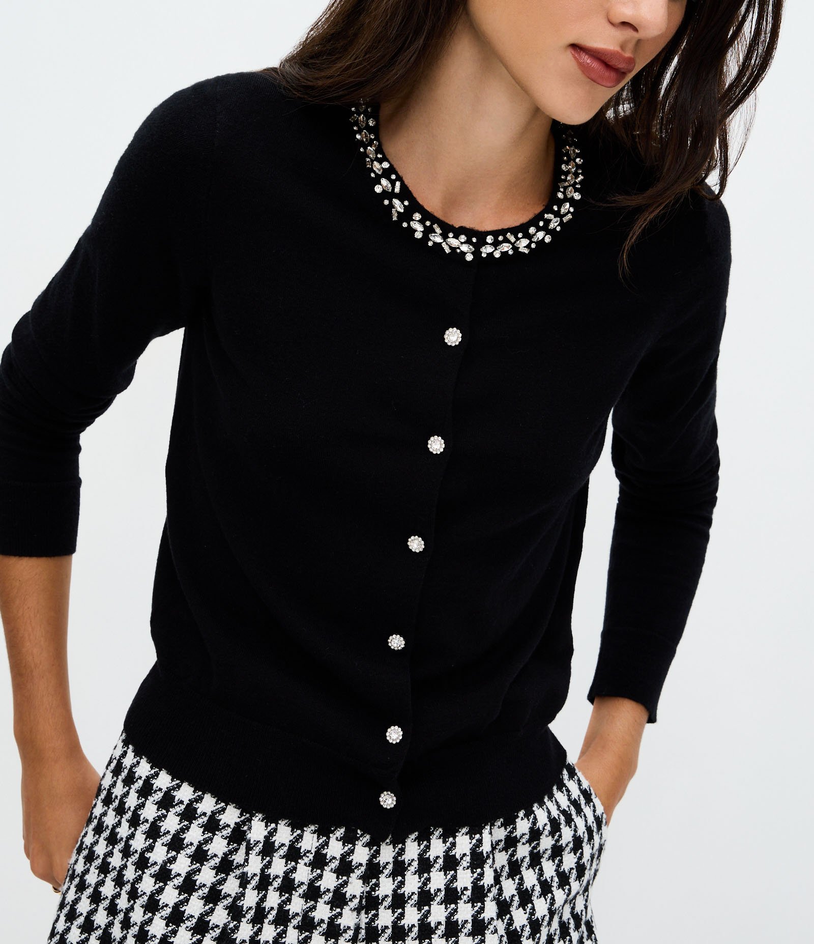 Cardigan Curto em Tricô com Aplicação no Decote Preto 4