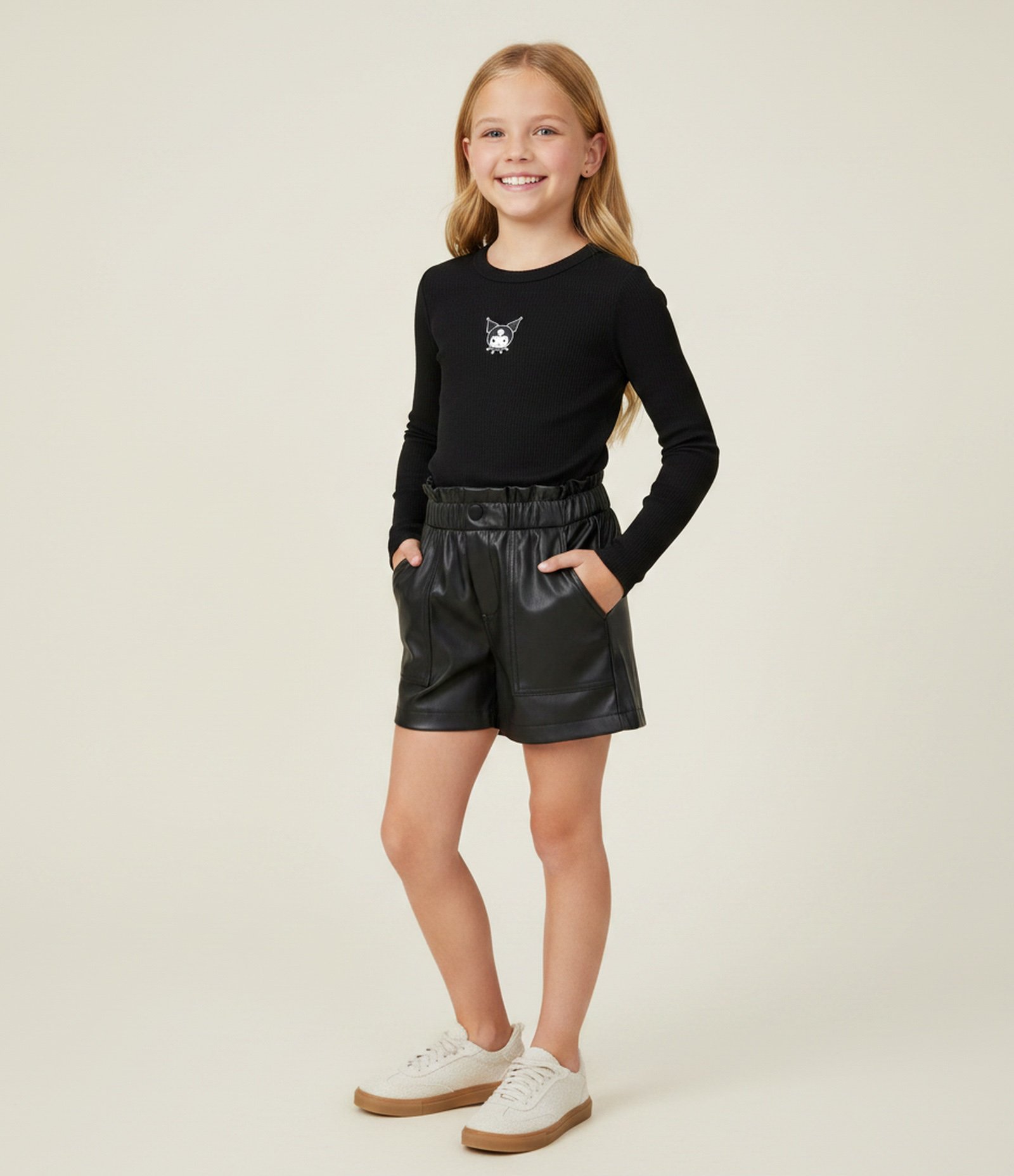 Camiseta Infantil Slim em Ribana com Estampa Kuromi – Tam 7 a 16 Anos Preto 1
