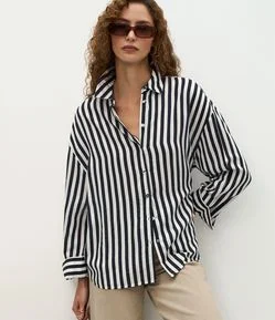 Camisa em Viscose com Listras Fio Tinto
