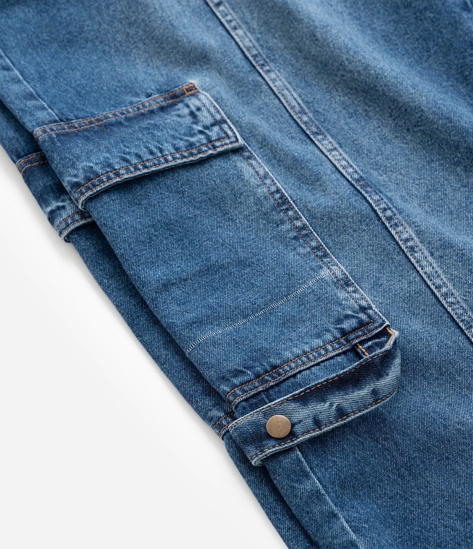 Calça Jeans Reta com Bolsos Cargos Curve & Plus Size Azul 10