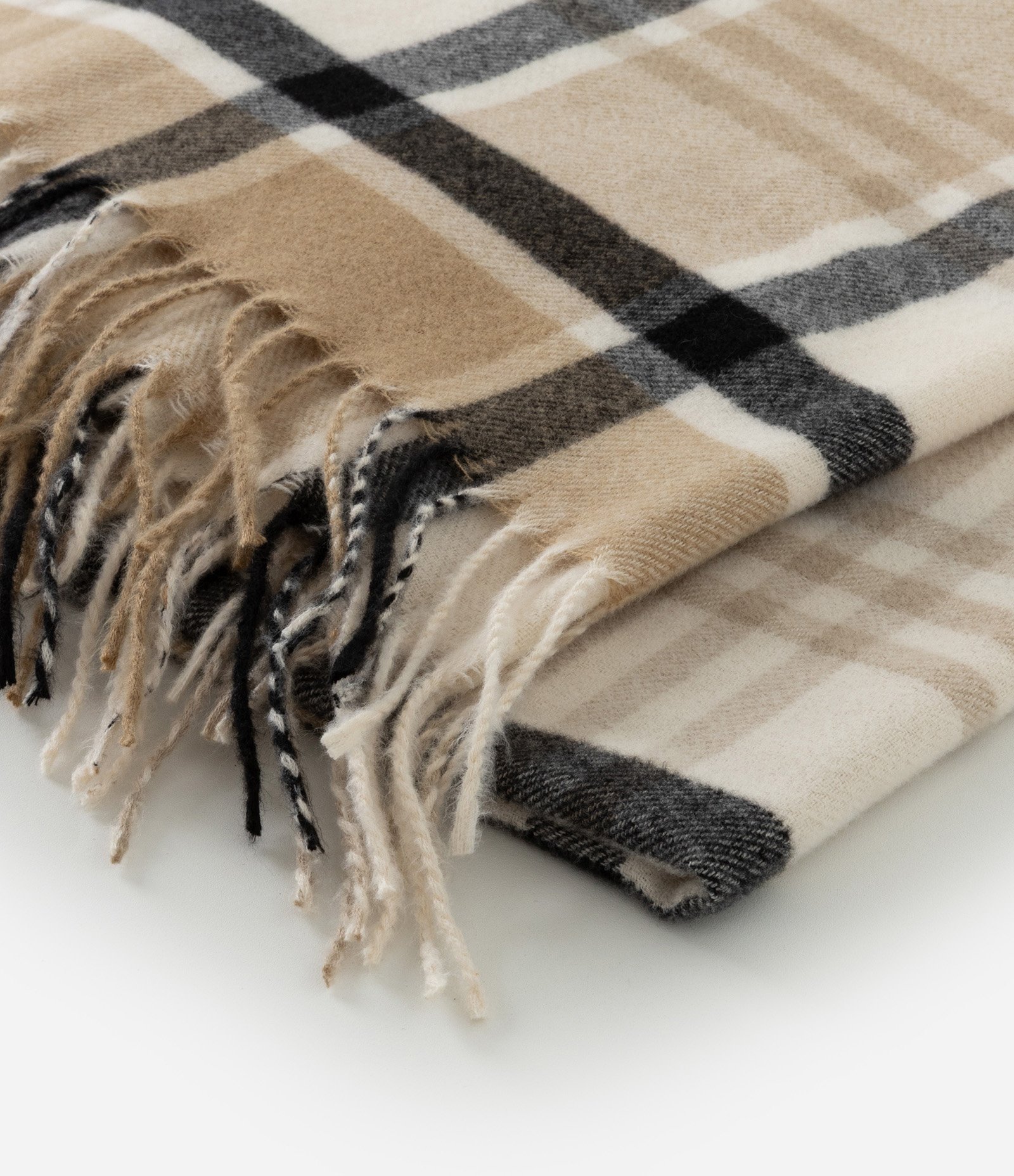 Cachecol em Tricô Xadrez com Franjas Bege/Preto 5