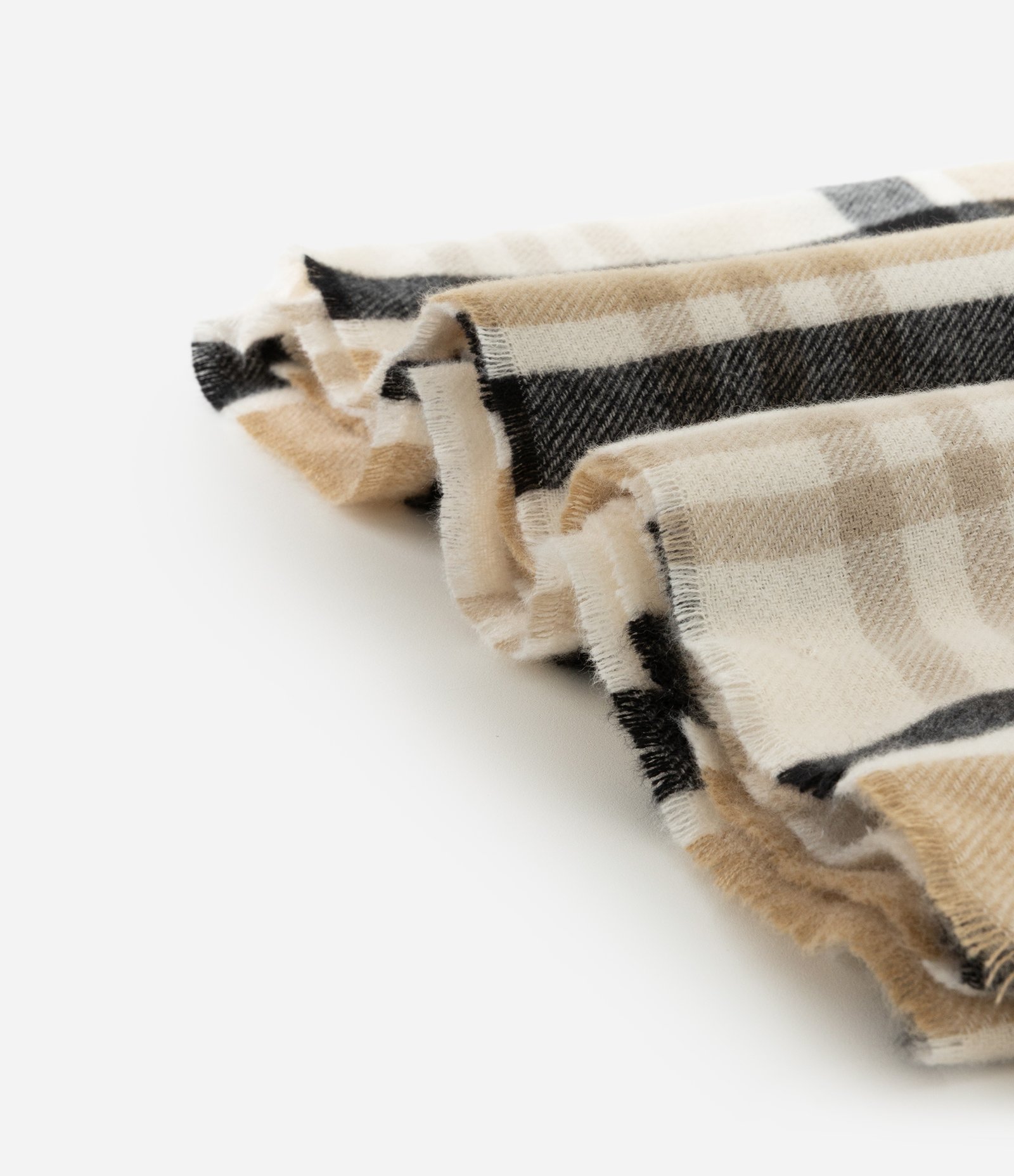 Cachecol em Tricô Xadrez com Franjas Bege/Preto 6