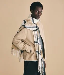 Cachecol em Tricô Xadrez com Franjas