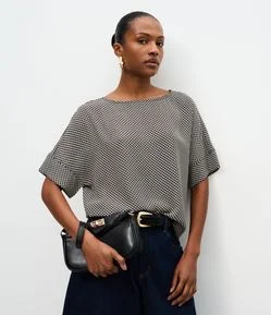 Blusa Chiffon Geométrica com Corrente
