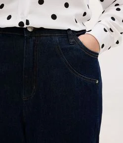 Calça Jeans Reta com Recorte Frontal Curve & Plus Size 