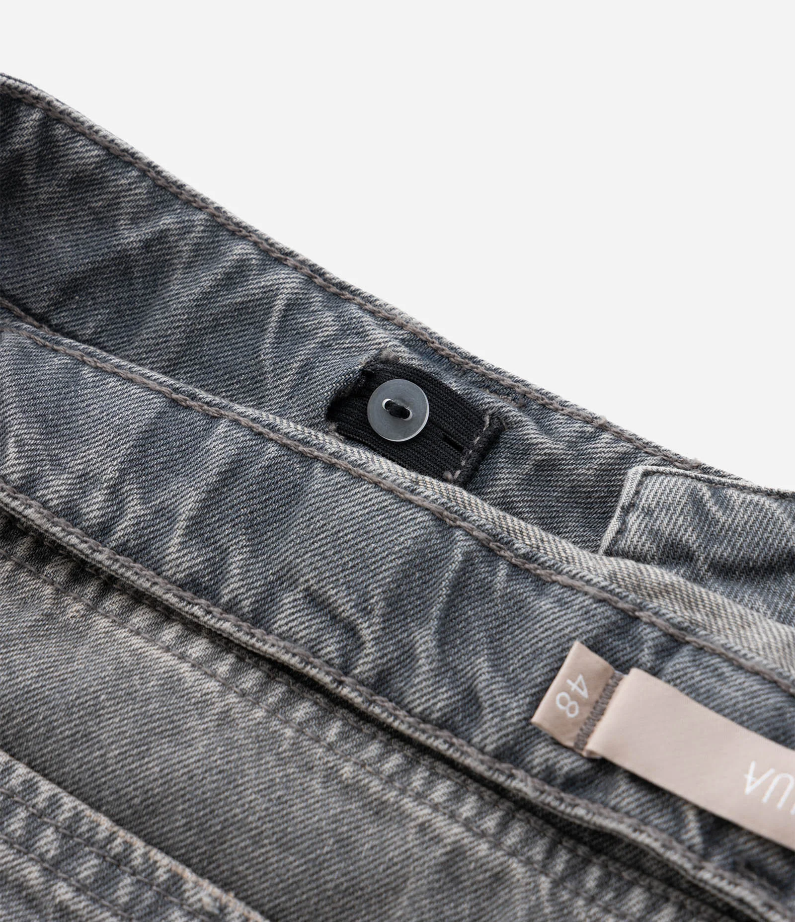 Short Mom Jeans com Barra Dobrada Curve & Plus Size Cinza 9