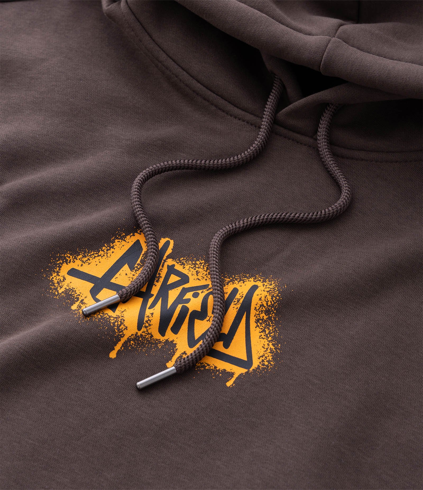 Moletom com Capuz e Estampa Garfield Skatista Grafite Marrom 11