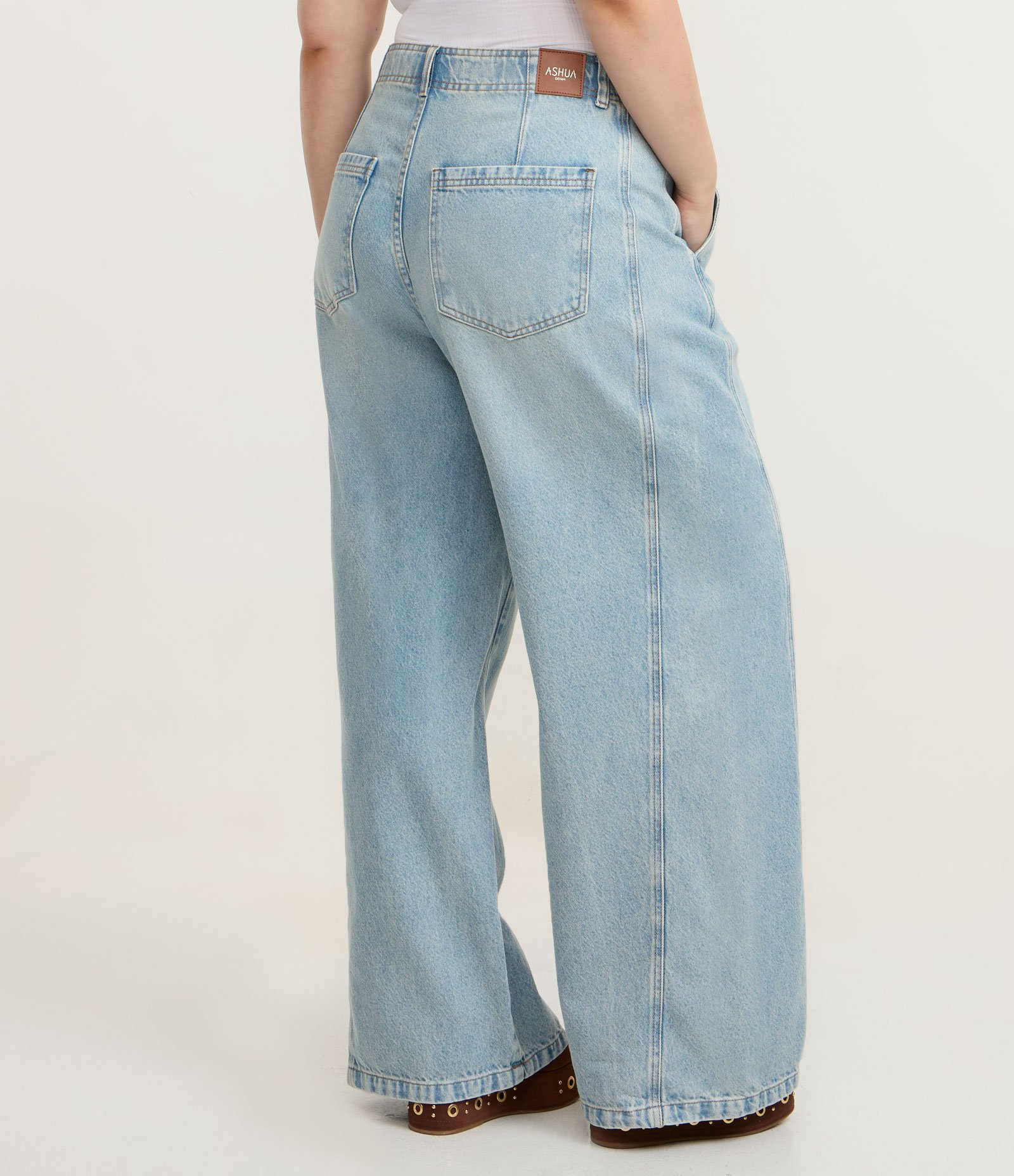 Calça Jeans Wide Leg com Recorte Lateral Azul 4