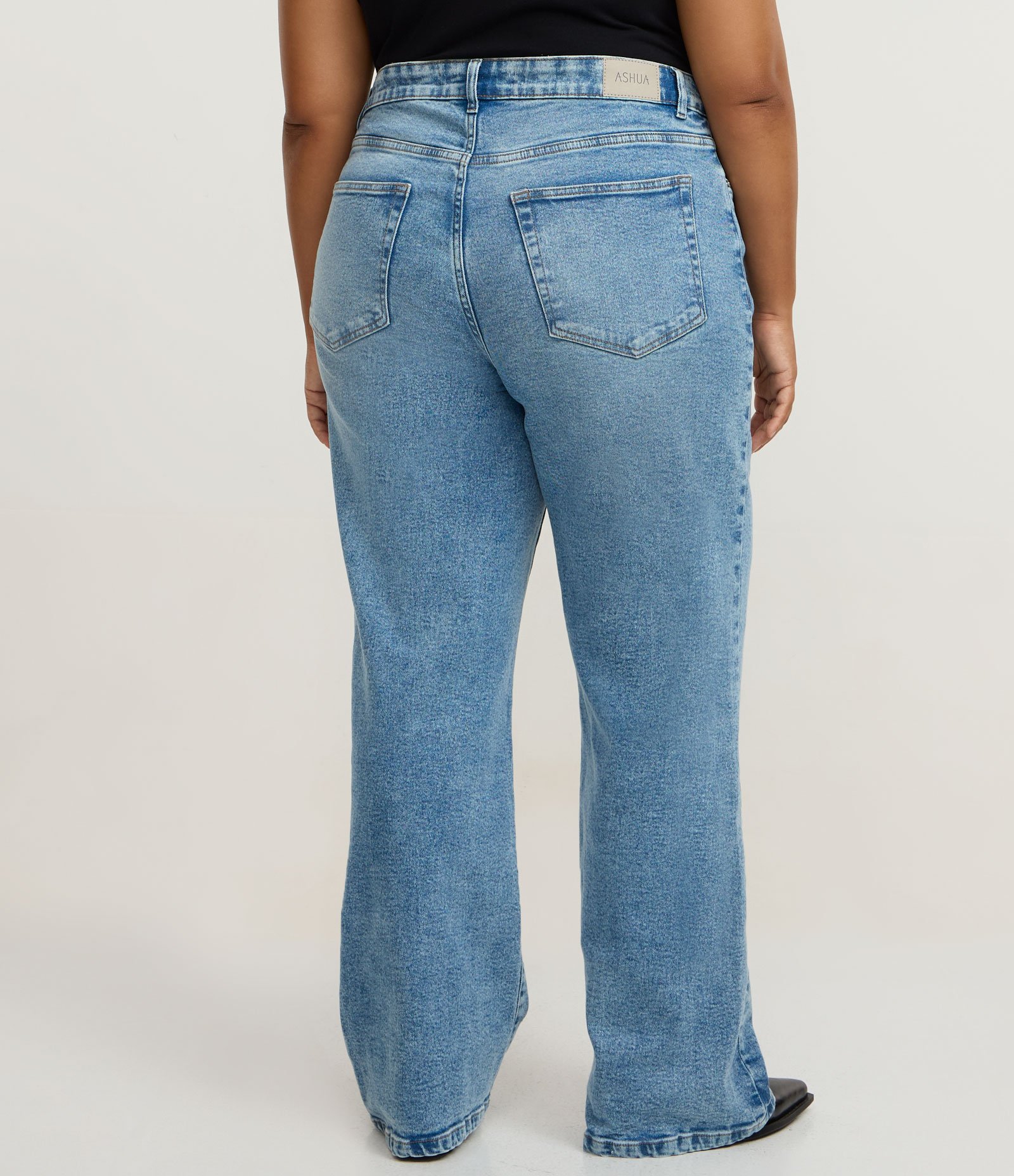 Calça Reta em Jeans com Elastano Curve & Plus Size Azul 4