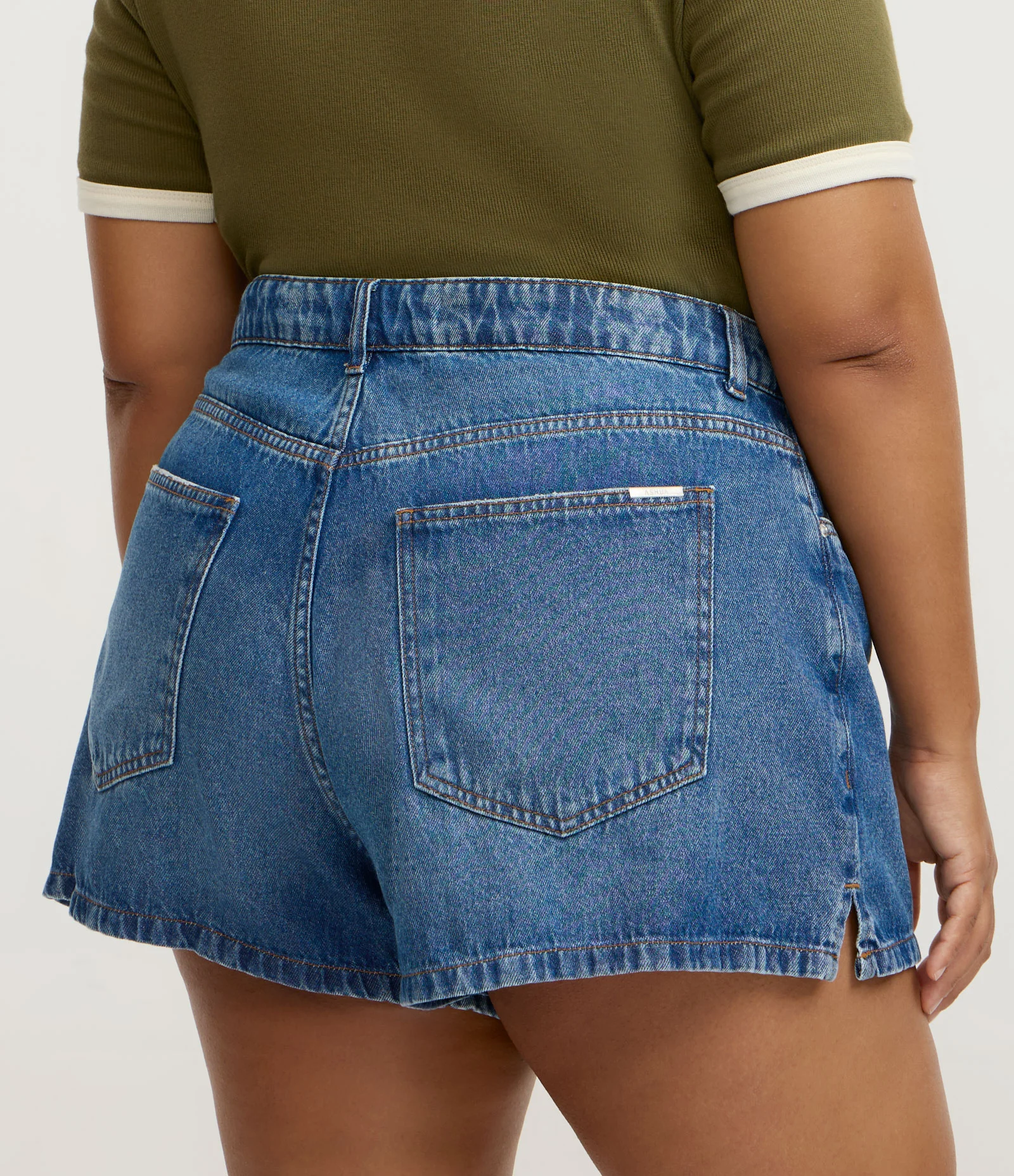 Short Boyfriend em Jeans com Abertura Lateral Curve & Plus Size Azul 4