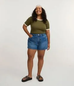 Short Boyfriend em Jeans com Abertura Lateral Curve & Plus Size