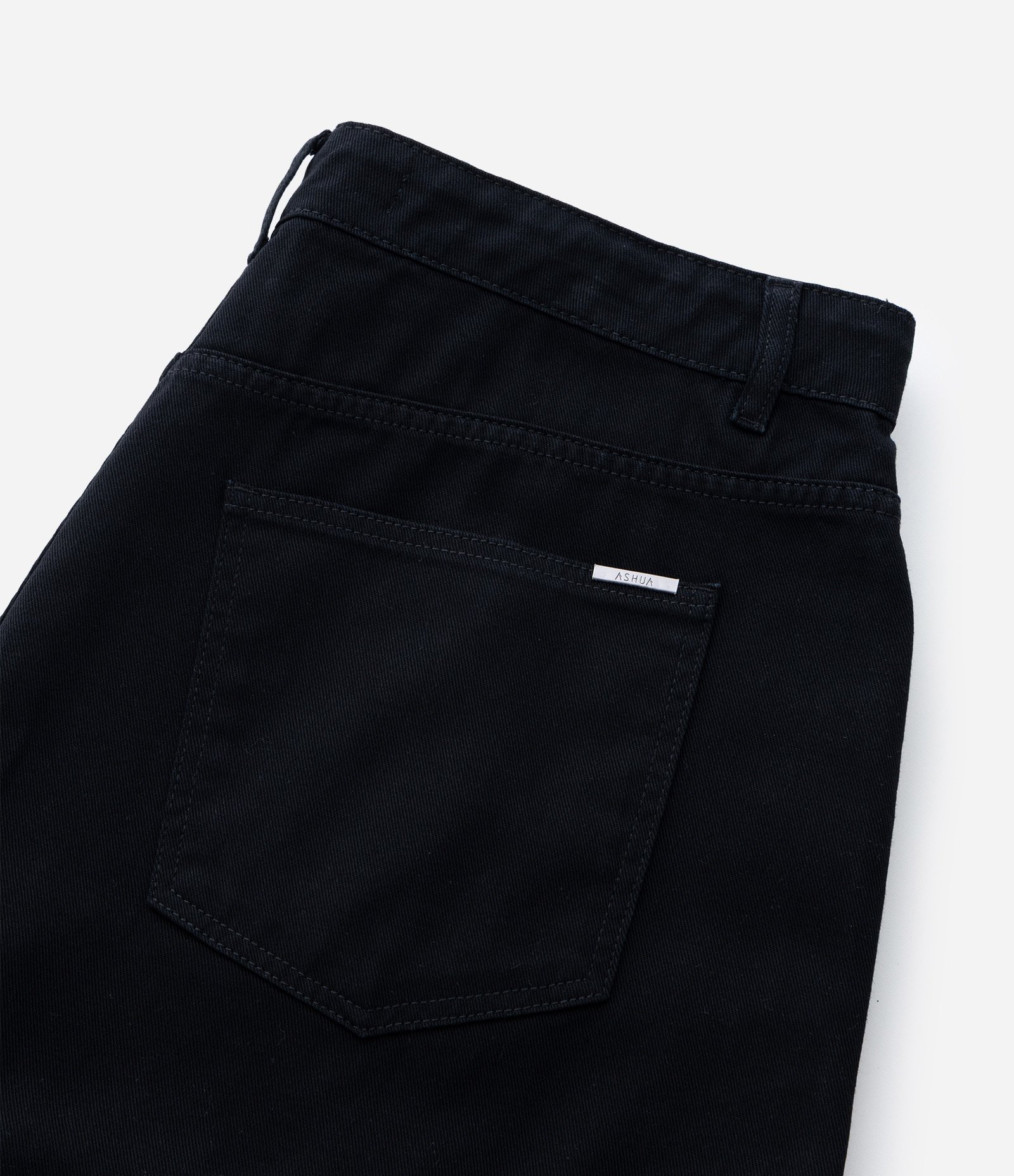 Short Boyfriend em Sarja com Abertura Lateral Curve & Plus Size Preto 7