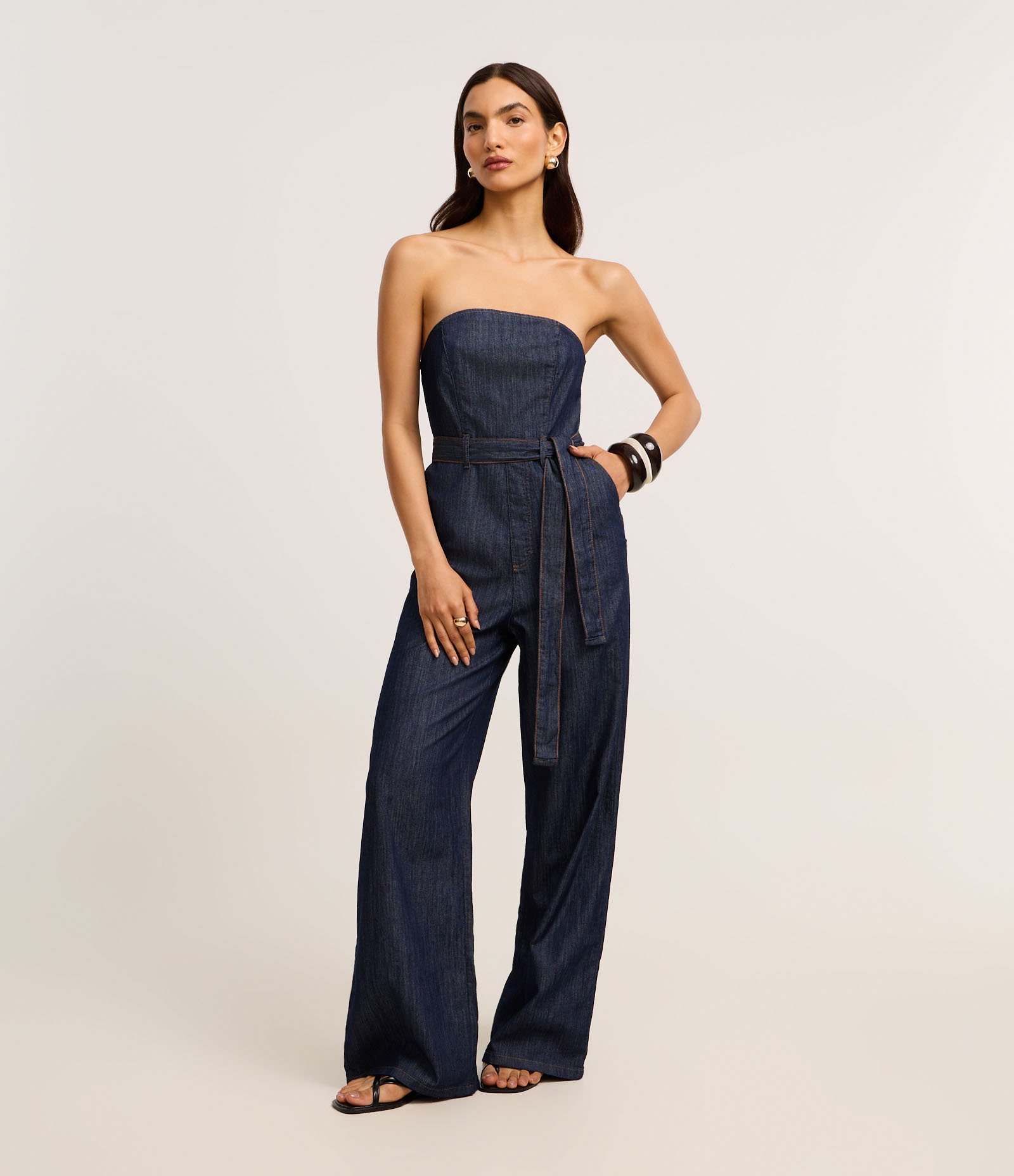 Macacão Sem Alça em Jeans com Cinto Amarração Escuro 1