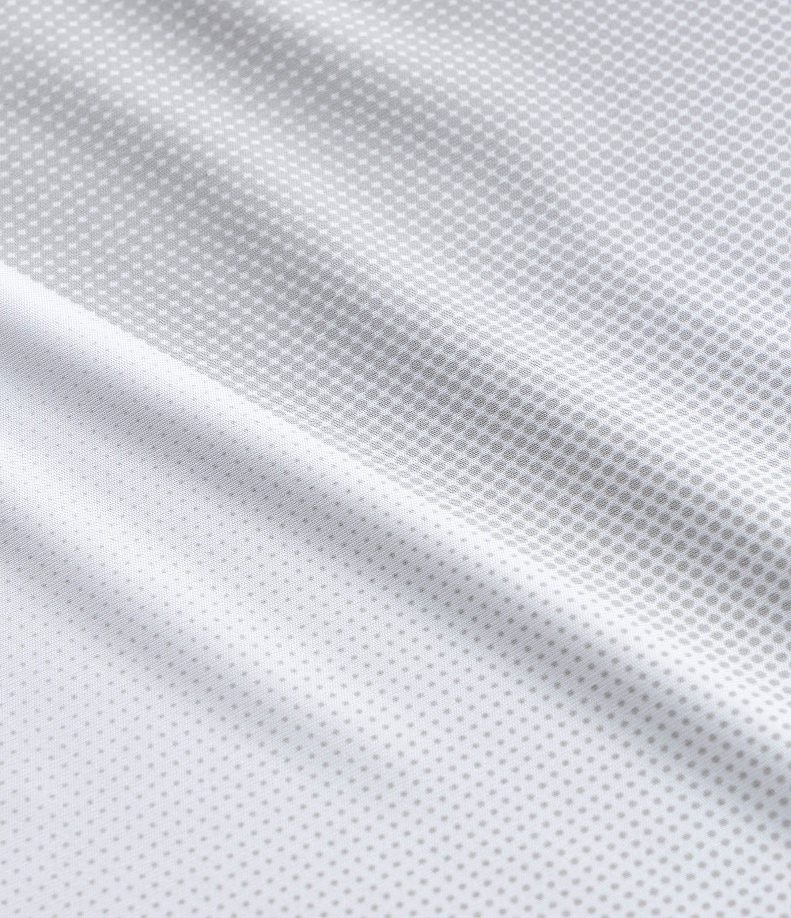 Camiseta Esportiva com Estampa Degrade Pontilhada Branco 9