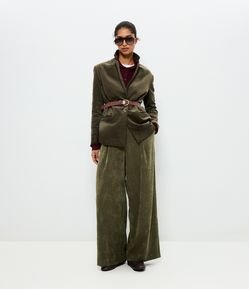 Calça Wide Leg em Veludo com Detalhe no Cós