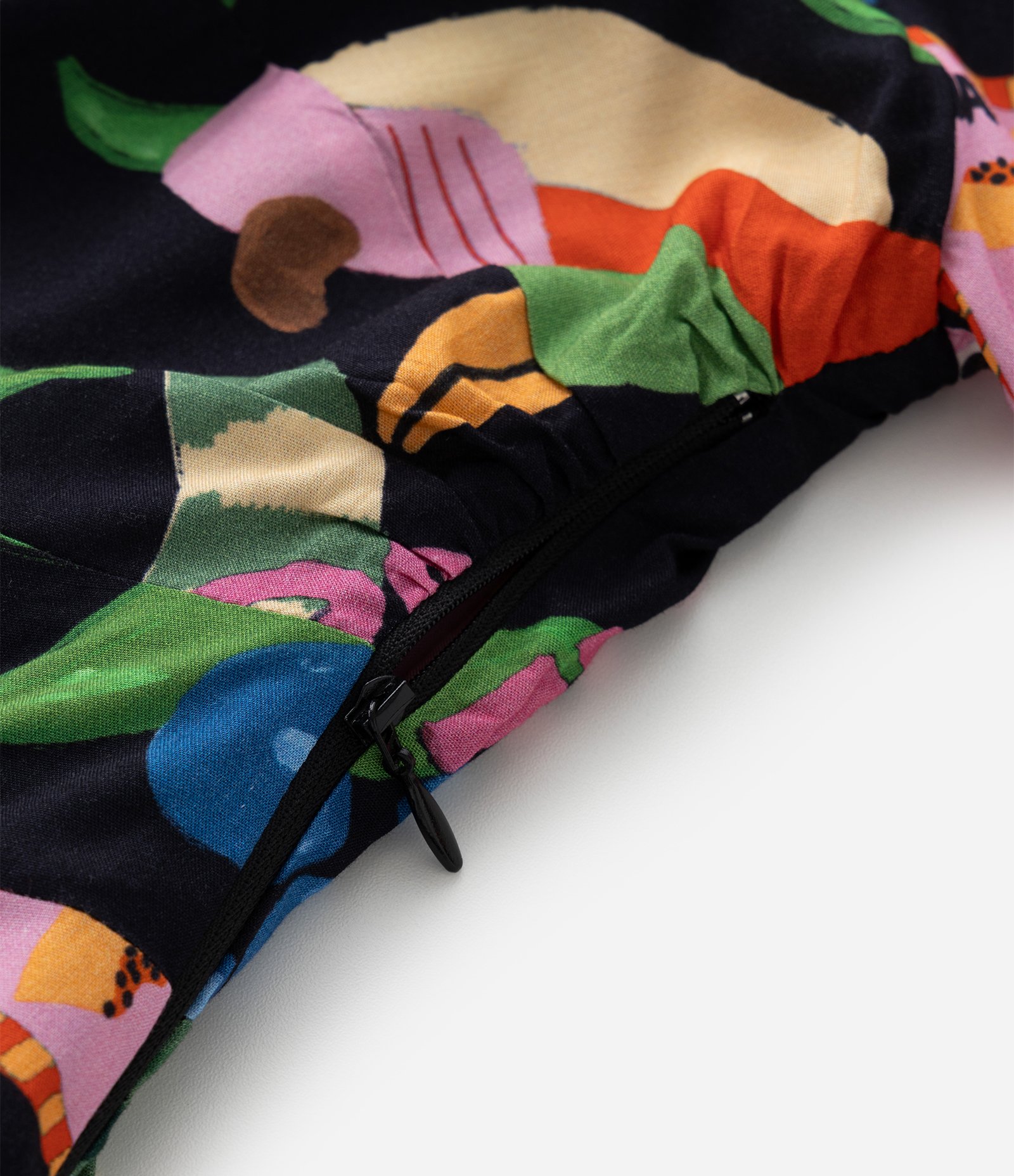 Macacão em Chalis com Estampa Tropical Curve & Plus Size Multicores 9