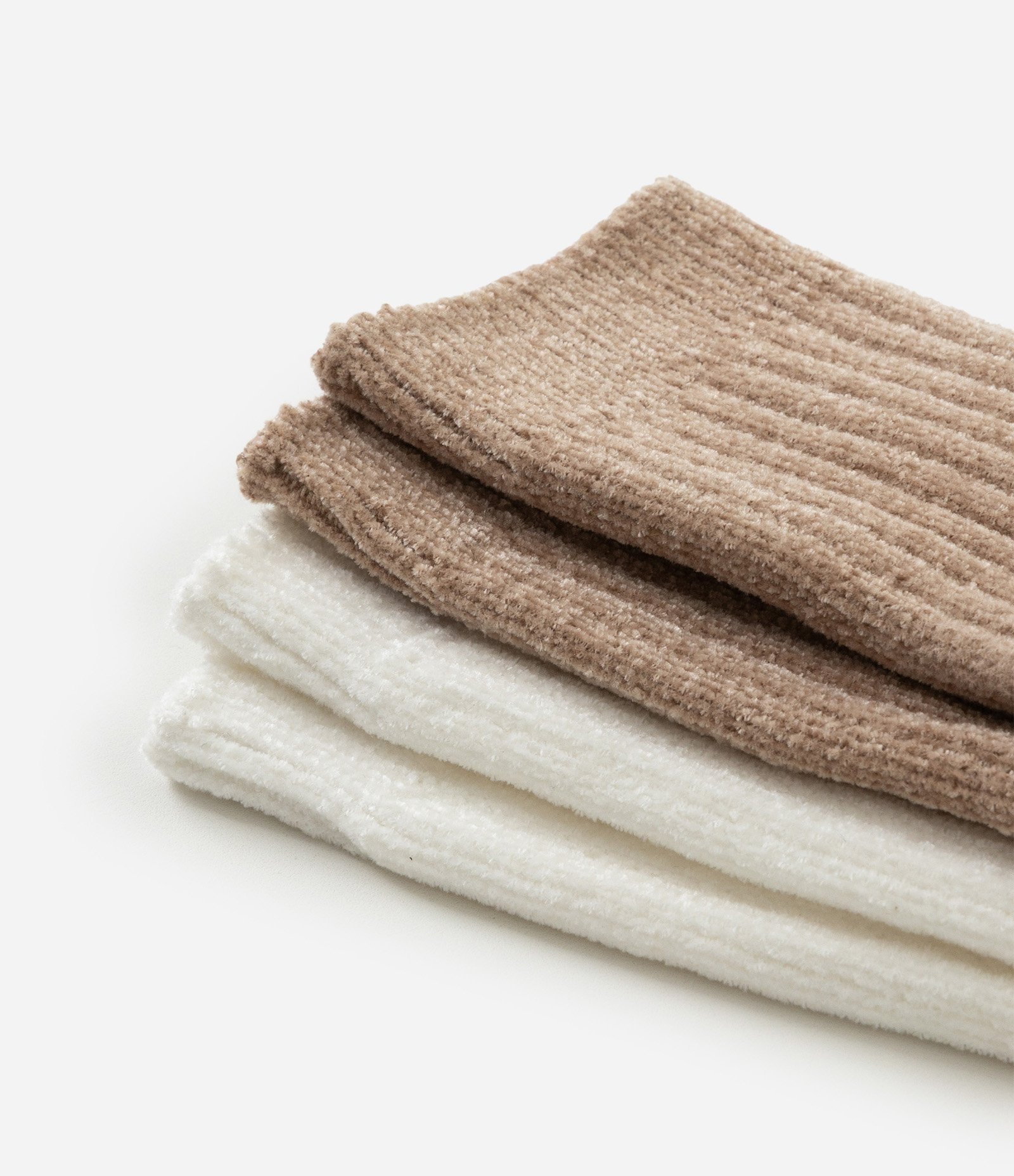 Kit 02 Meias Cano Alto em Chenille com Textura Canelada Off white/Marrom 4