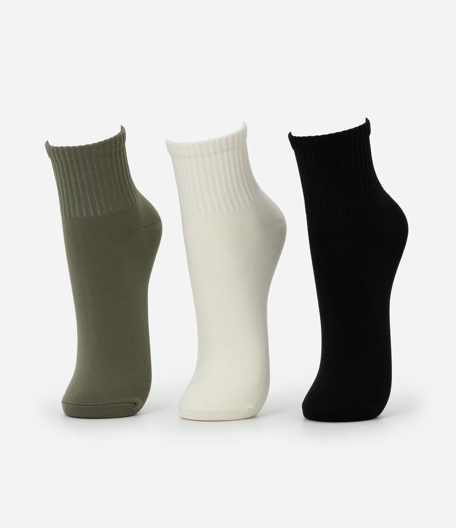 Kit 03 Meias Cano Médio Esportiva em Poliamida com Lettering Verde/Off White/Preto 1