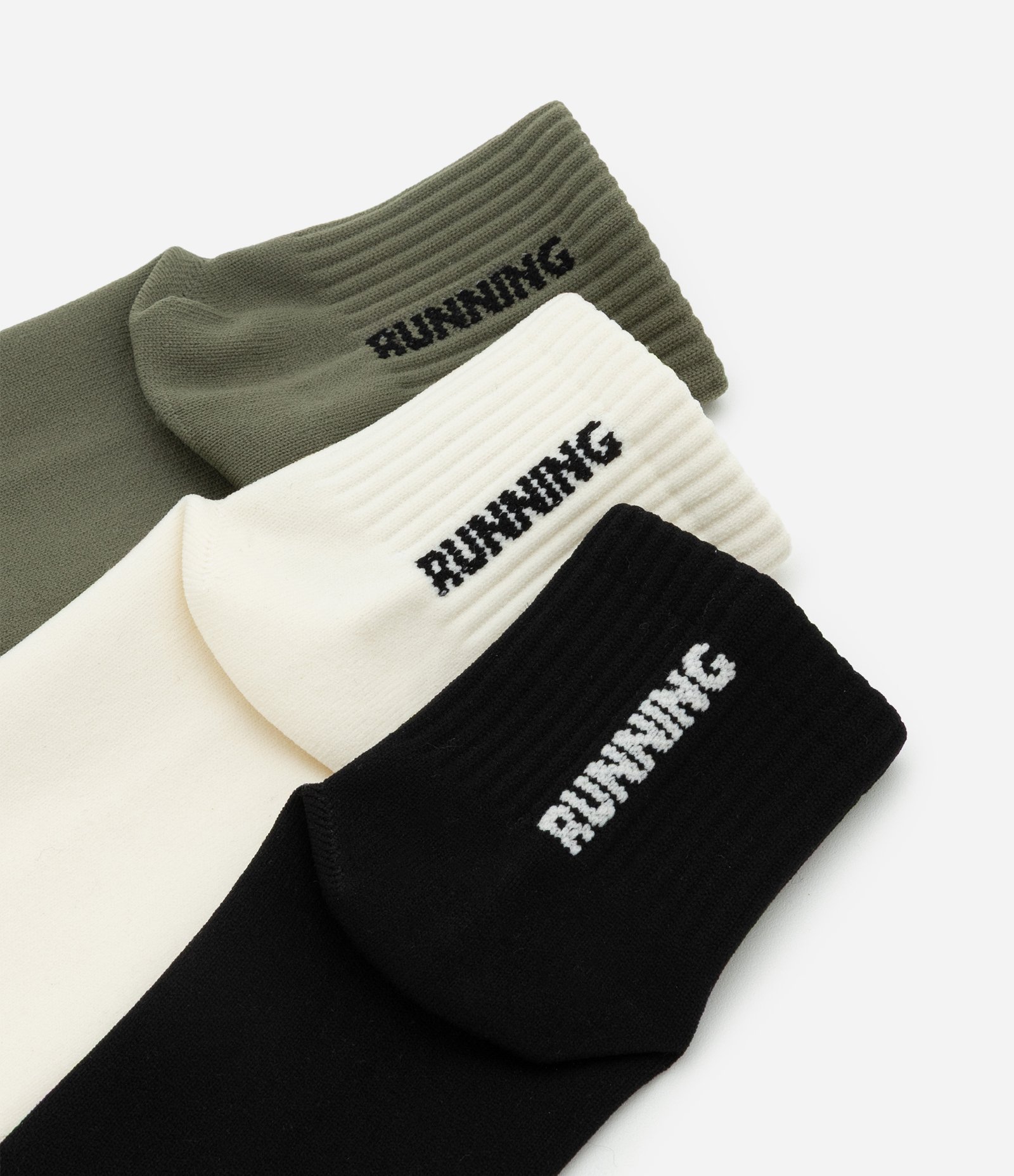 Kit 03 Meias Cano Médio Esportiva em Poliamida com Lettering Verde/Off White/Preto 4