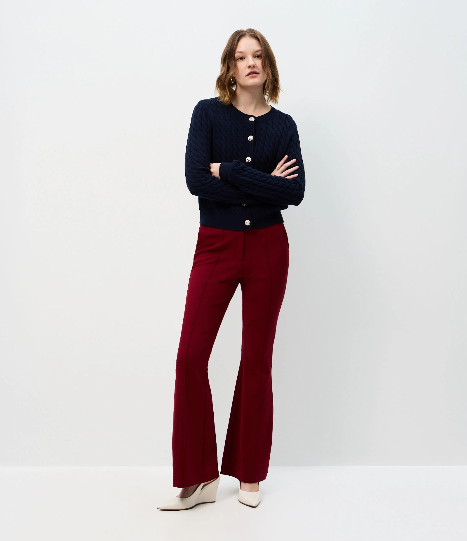 Calça Flare com Enfeite Metálico no Cós Vermelho 1