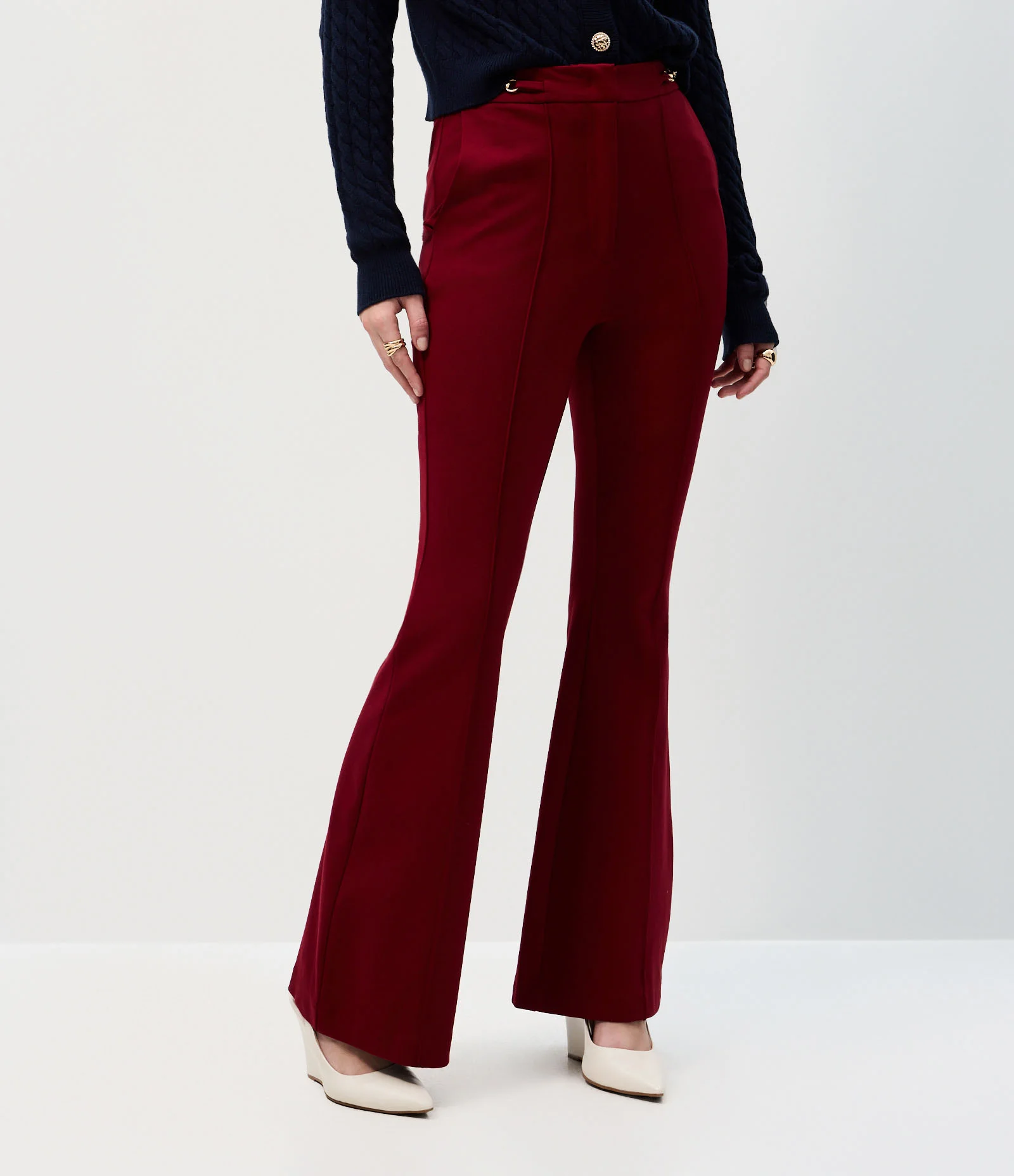 Calça Flare com Enfeite Metálico no Cós Vermelho 3