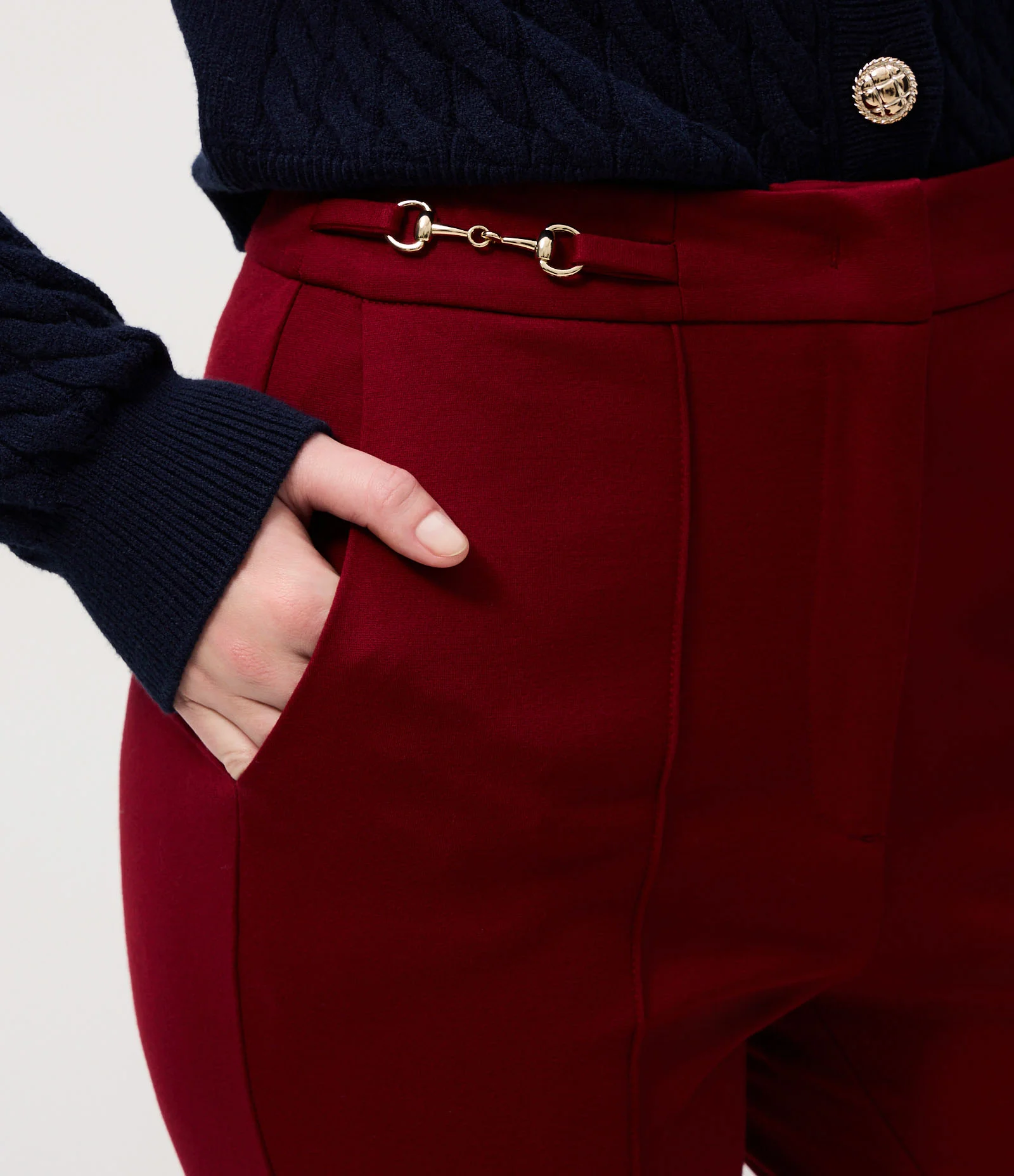 Calça Flare com Enfeite Metálico no Cós Vermelho 4