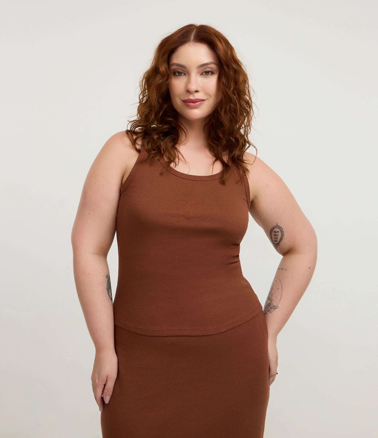 Regata em Ribana com Bordado Taça Curve & Plus Size Marrom 2