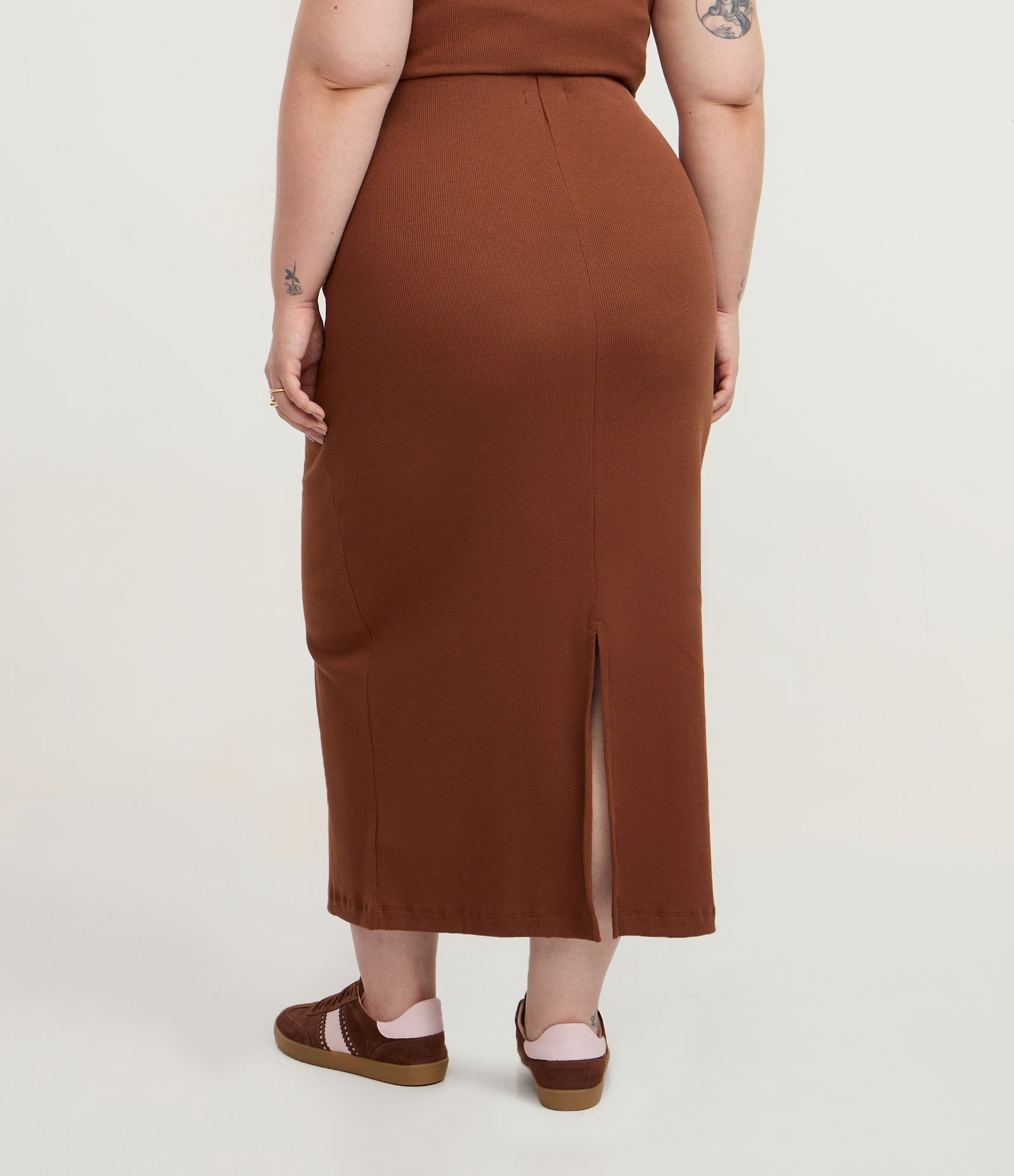 Saia Midi Canelada com Fenda Curve & Plus Size Marrom 4